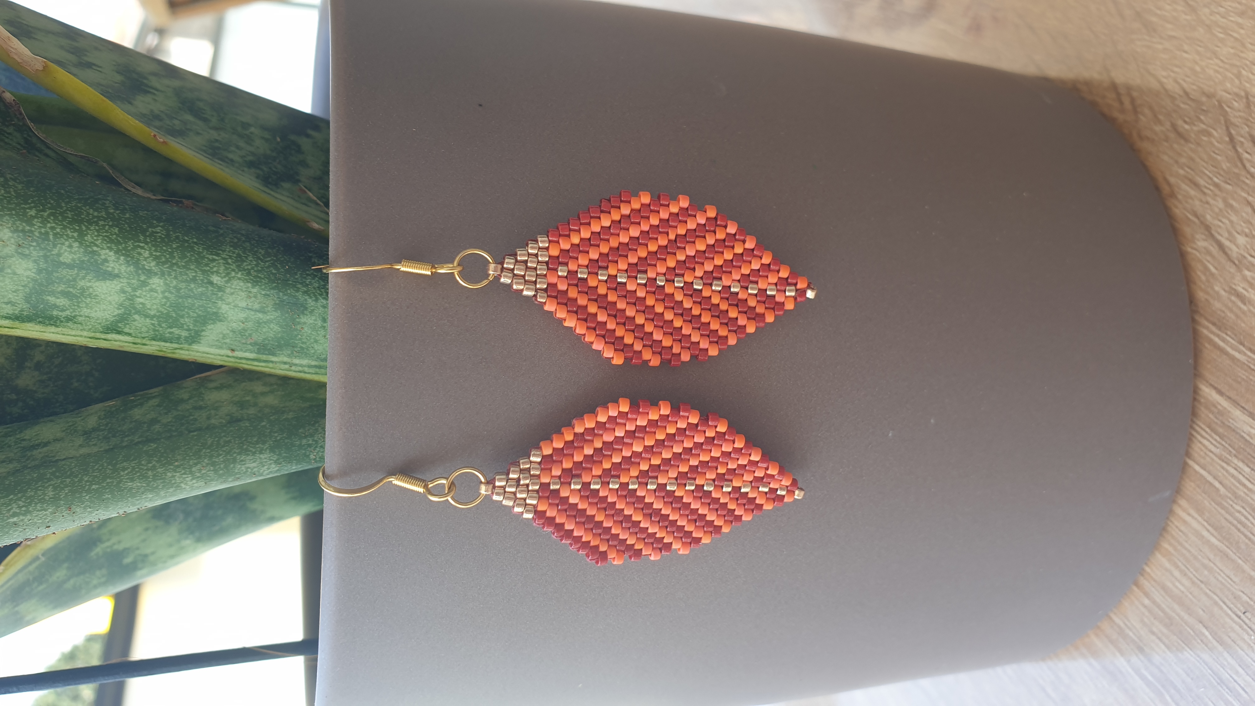 Boucles d'Oreilles Tissées "Feuille d'Automne"