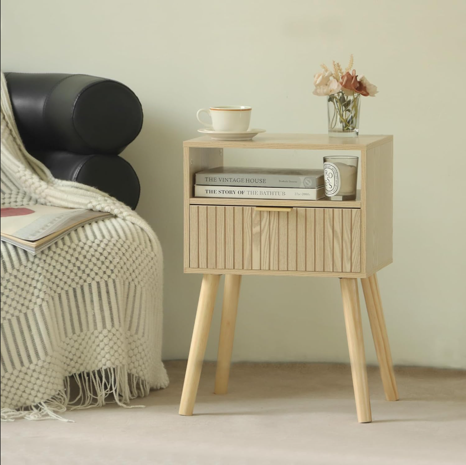 Small Nightstand Wood Bedside Table with Drawer, Modern End Table for Bedroom and Small Spaces, Solid Wood Legs, Easy Assembly, Natural