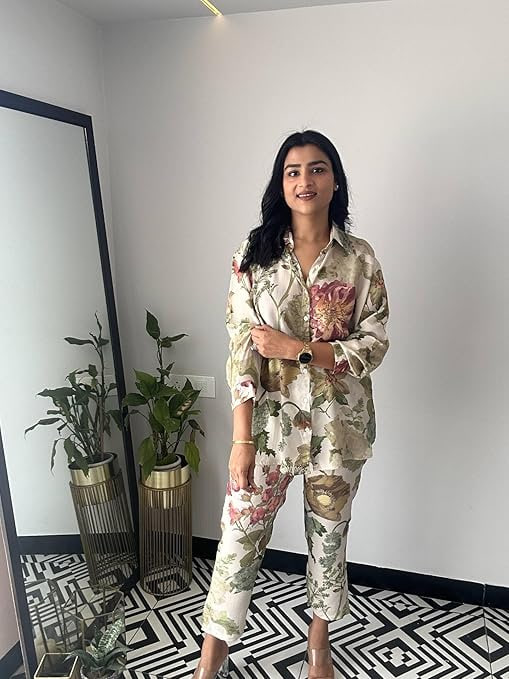 LookMark Women Kurta Set With Floral Print and Cotton Blend Fabric With Pant