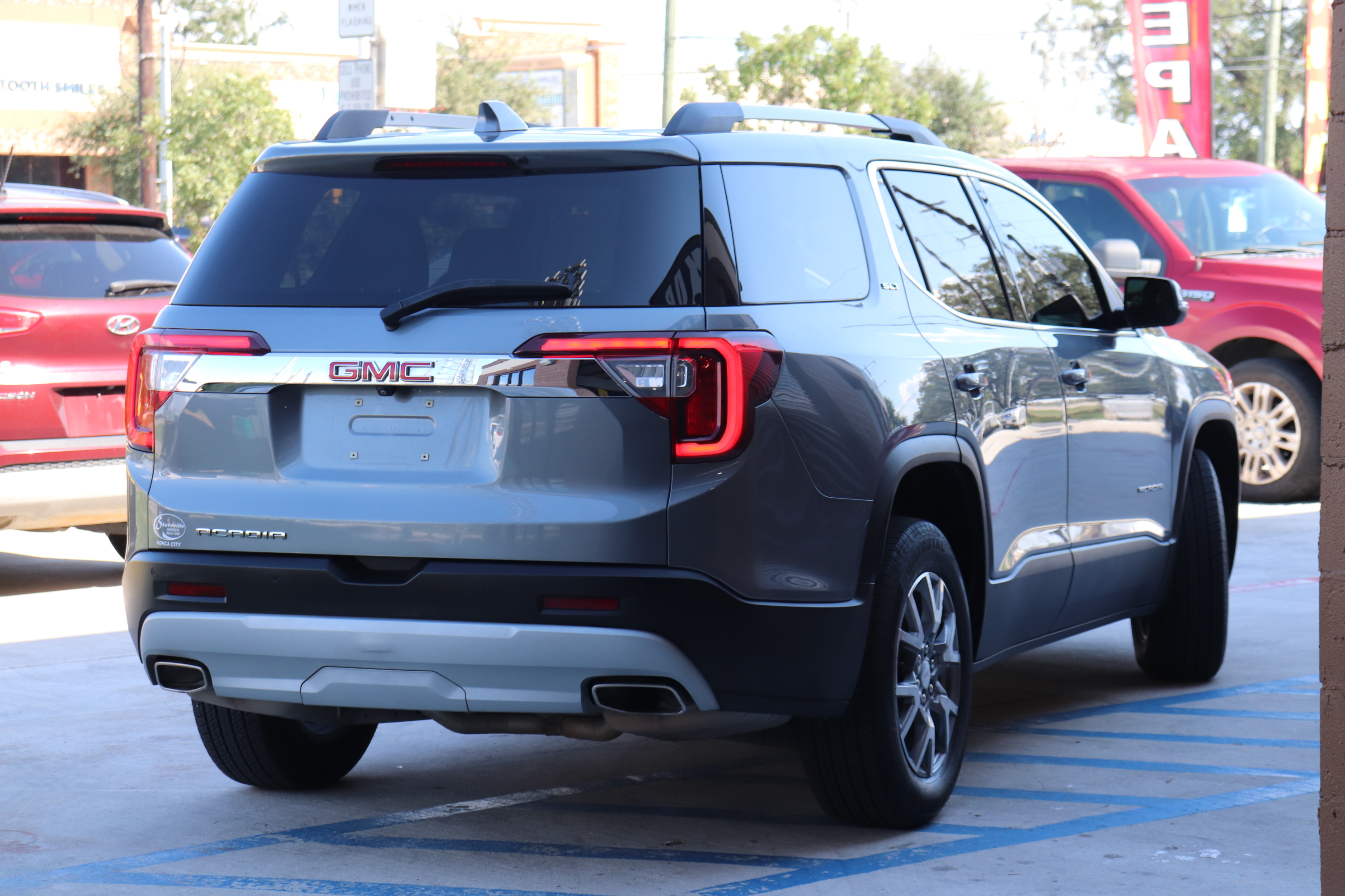 2022 GMC Acadia SLT Sport Utility 4D