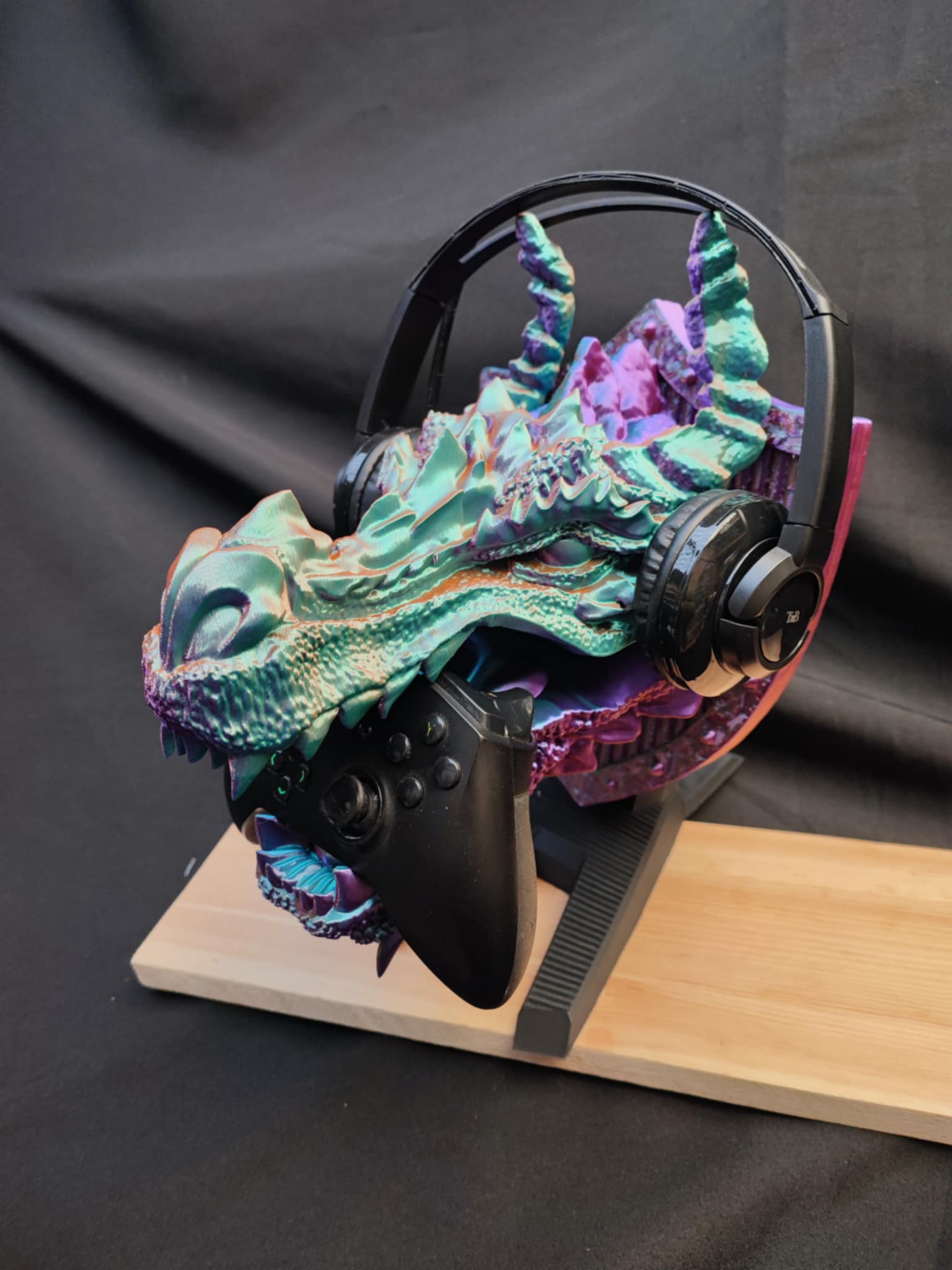 Support de casque et manette dragon