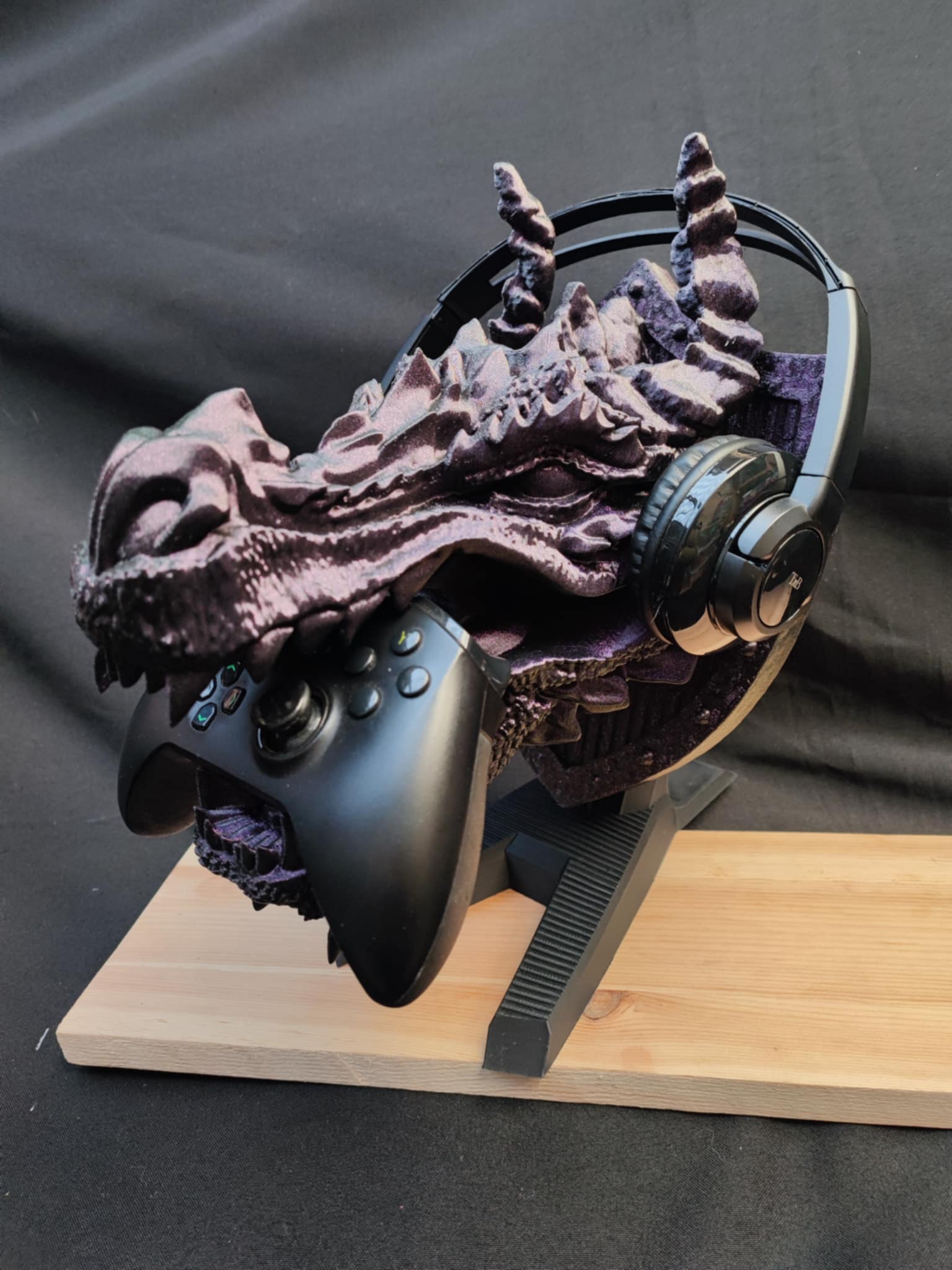 Support de casque et manette dragon