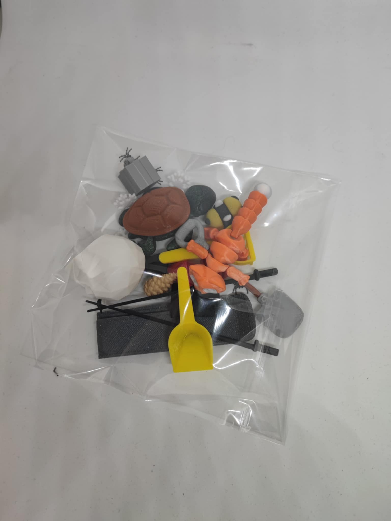 Box d'accessoire pour le livre " les douze poupées au crochet"