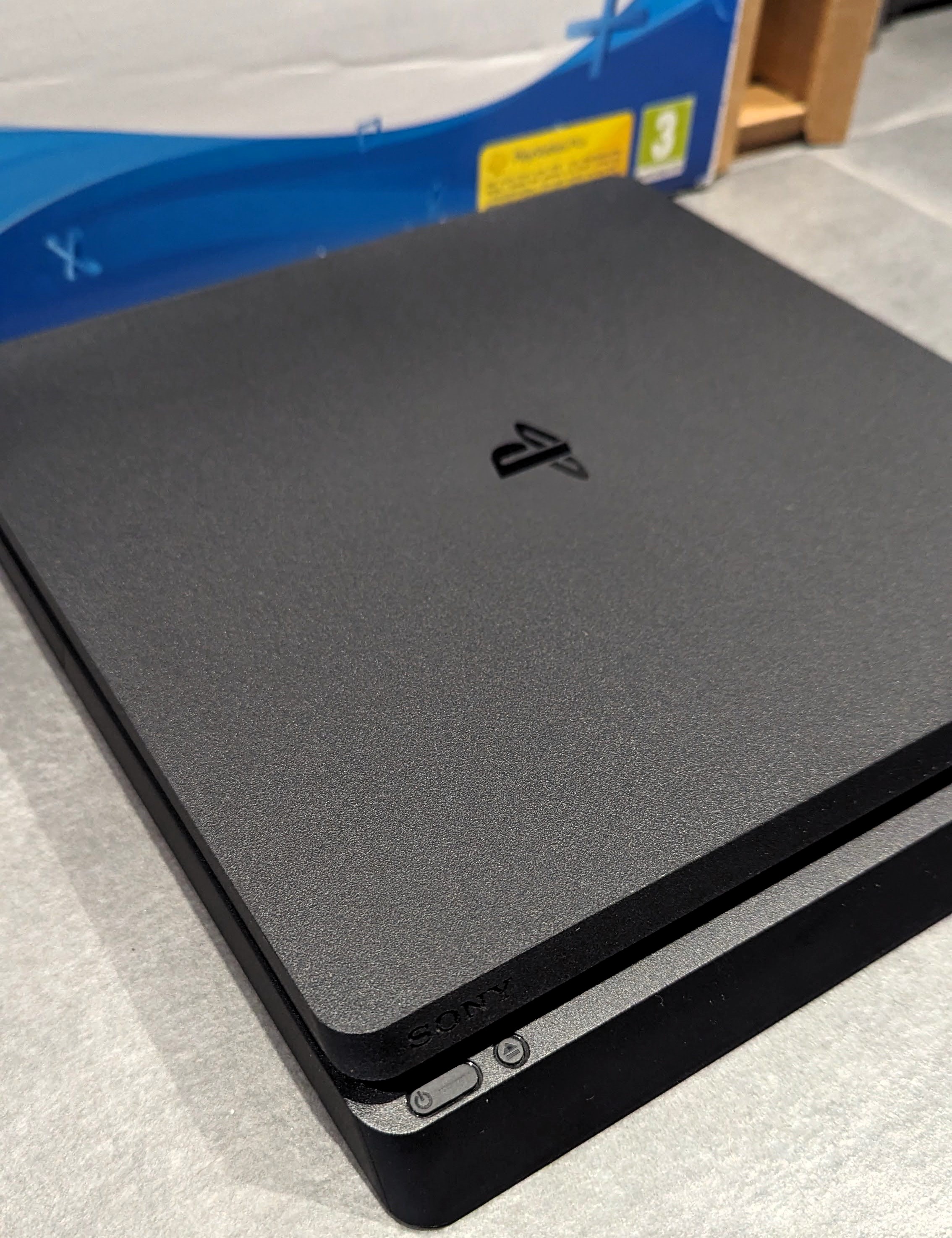 Console Sony PlayStation 4 Slim 500 Go - Noire