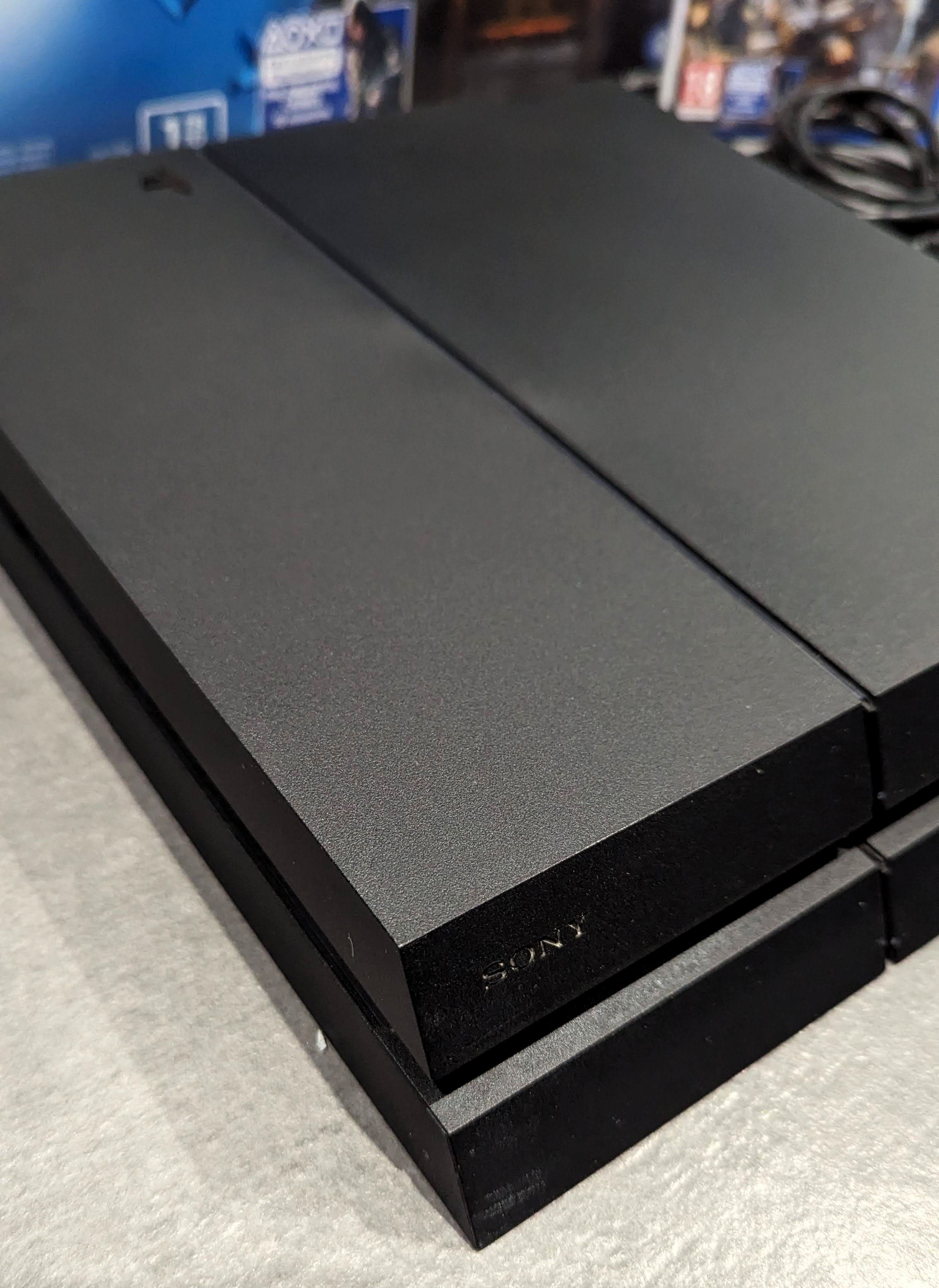 Pack PS4 1 TO Edition Jet Black + Assassin's creed Syndicate