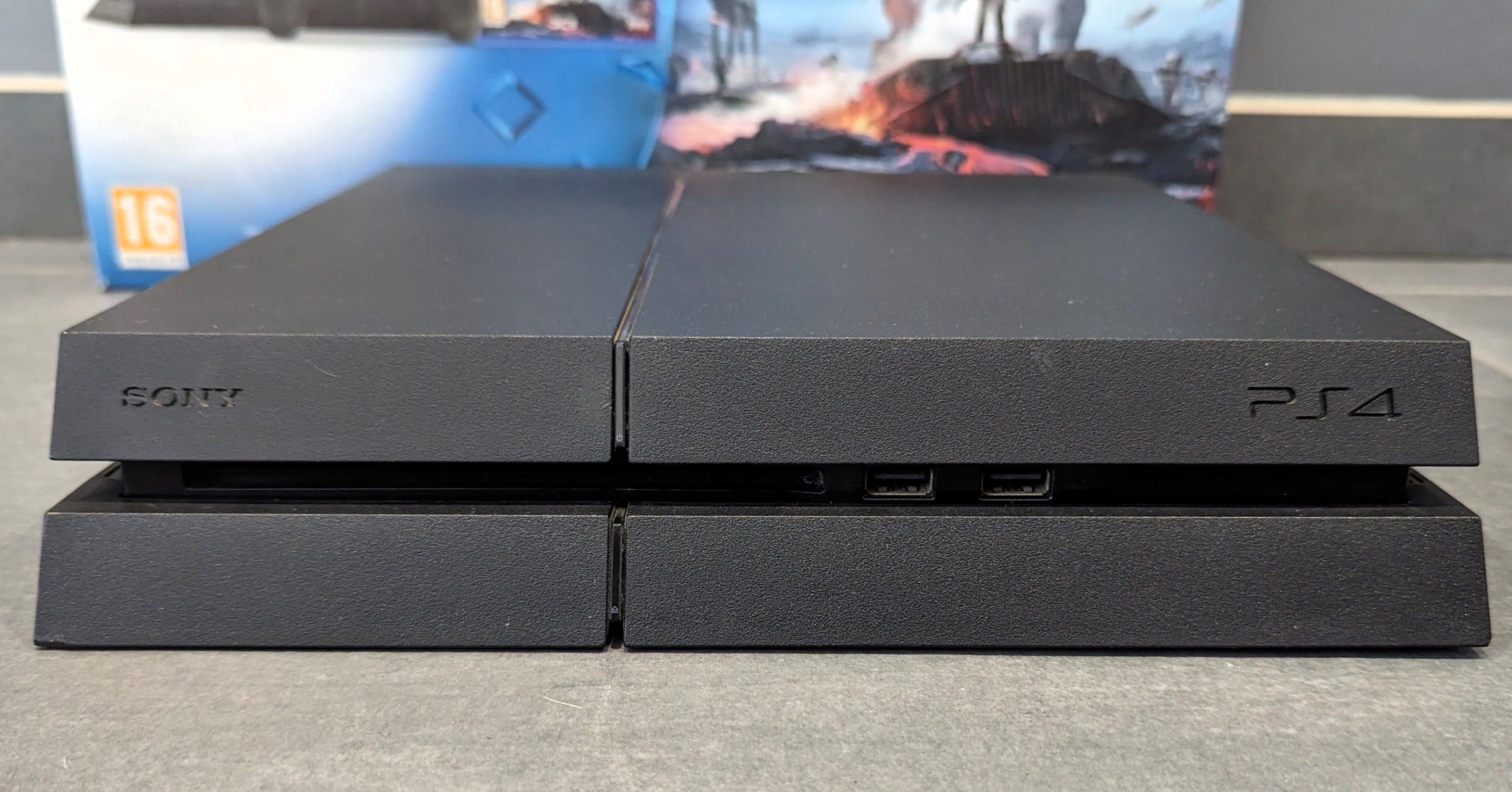 Pack Console Sony PS4 1 To Noire + Star Wars Battlefront