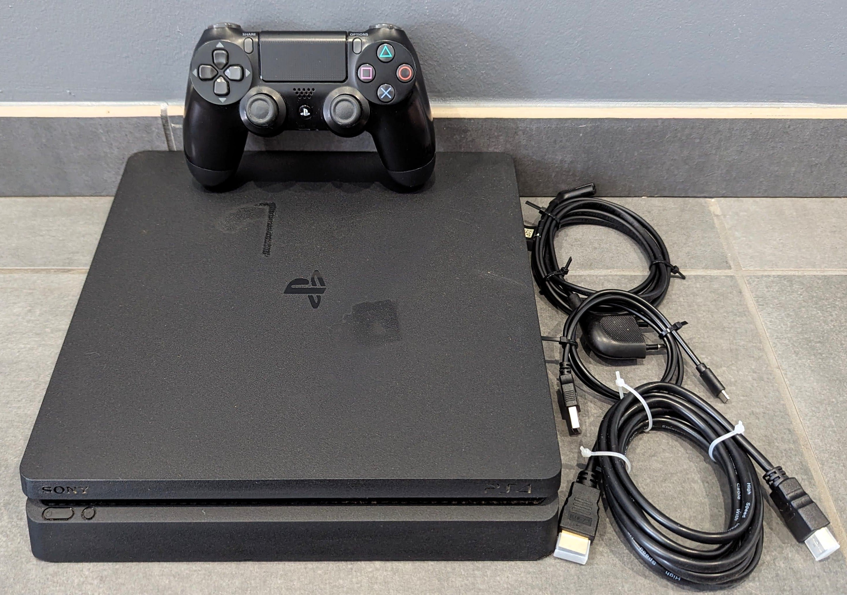 Console Sony PlayStation 4 Slim 500 Go Console - Noire