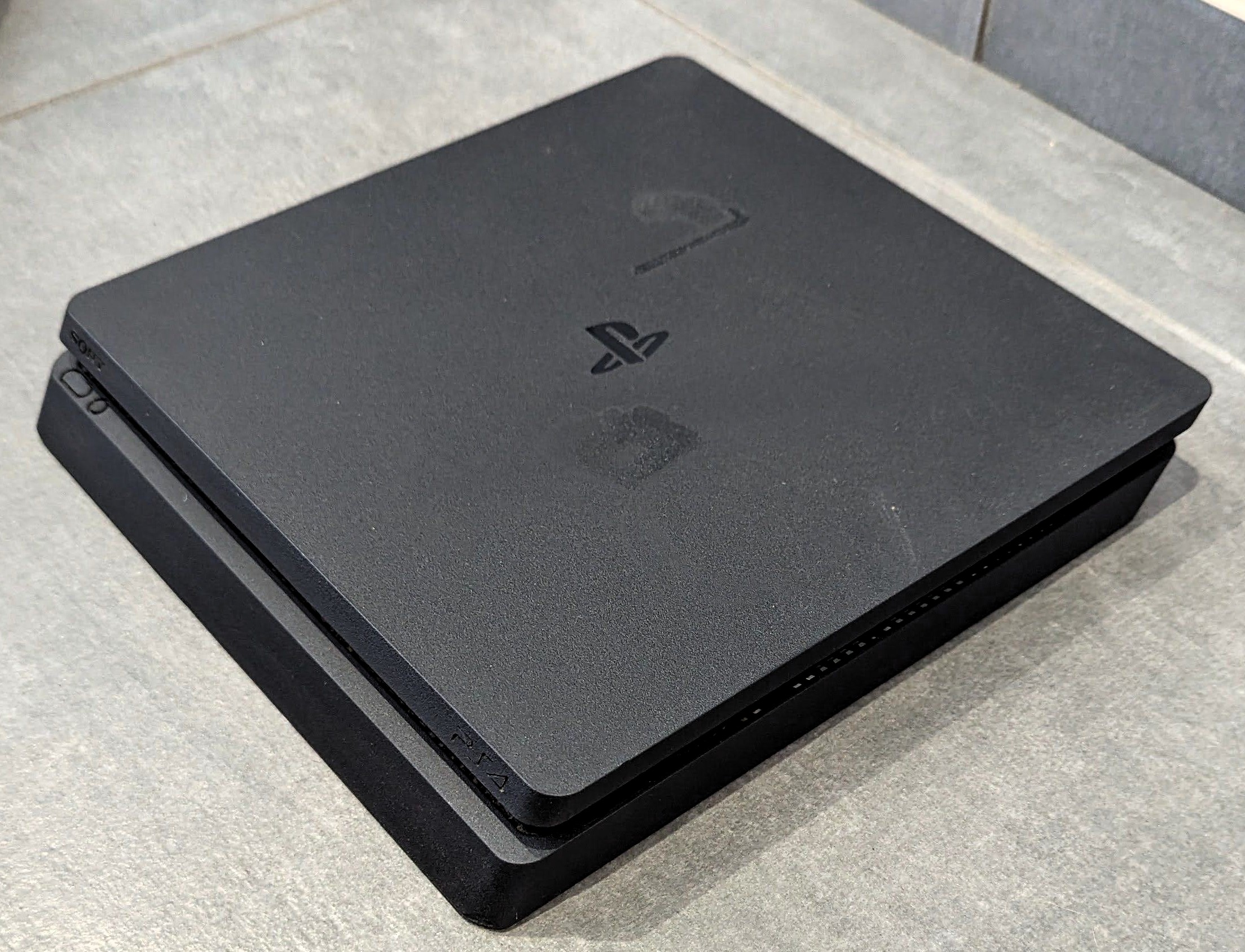 Console Sony PlayStation 4 Slim 500 Go Console - Noire