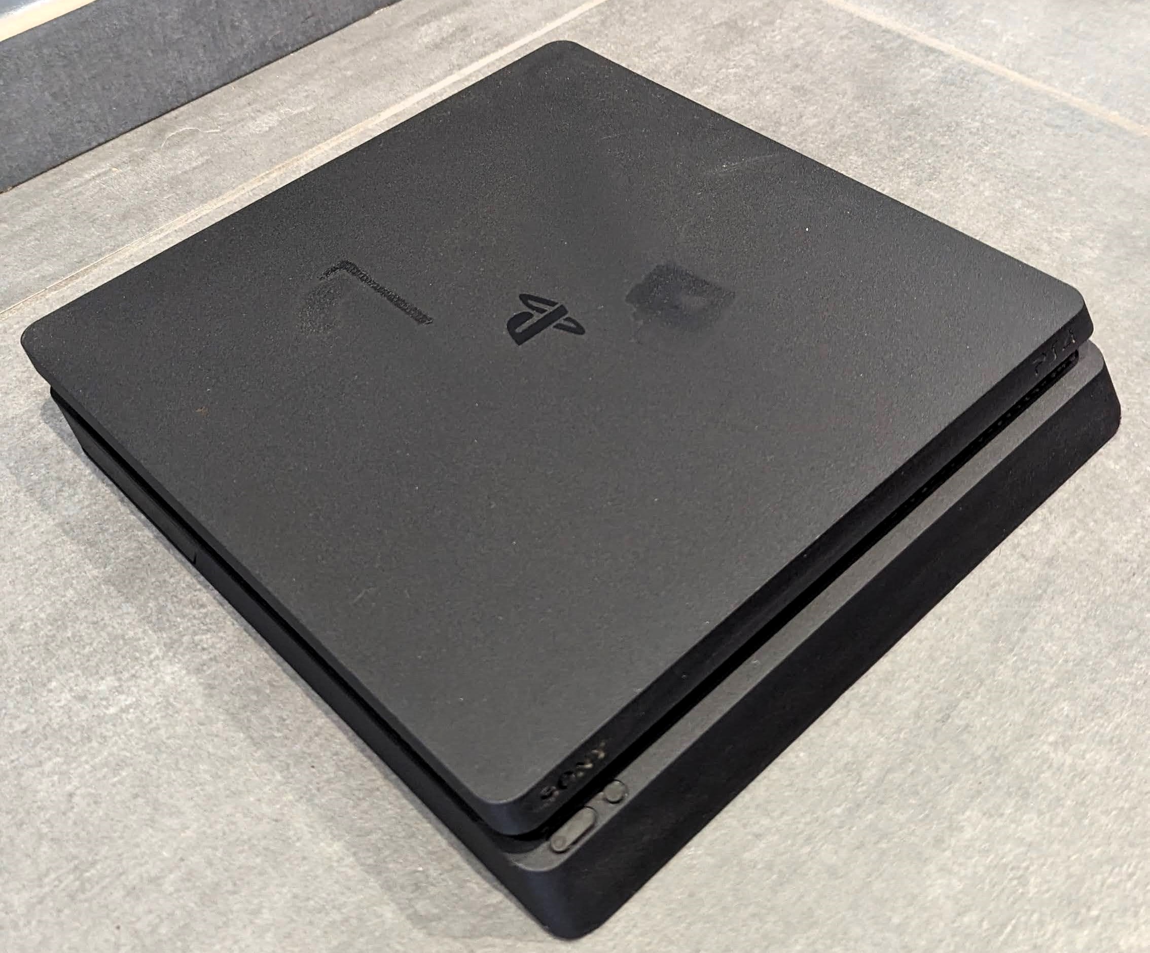 Console Sony PlayStation 4 Slim 500 Go Console - Noire