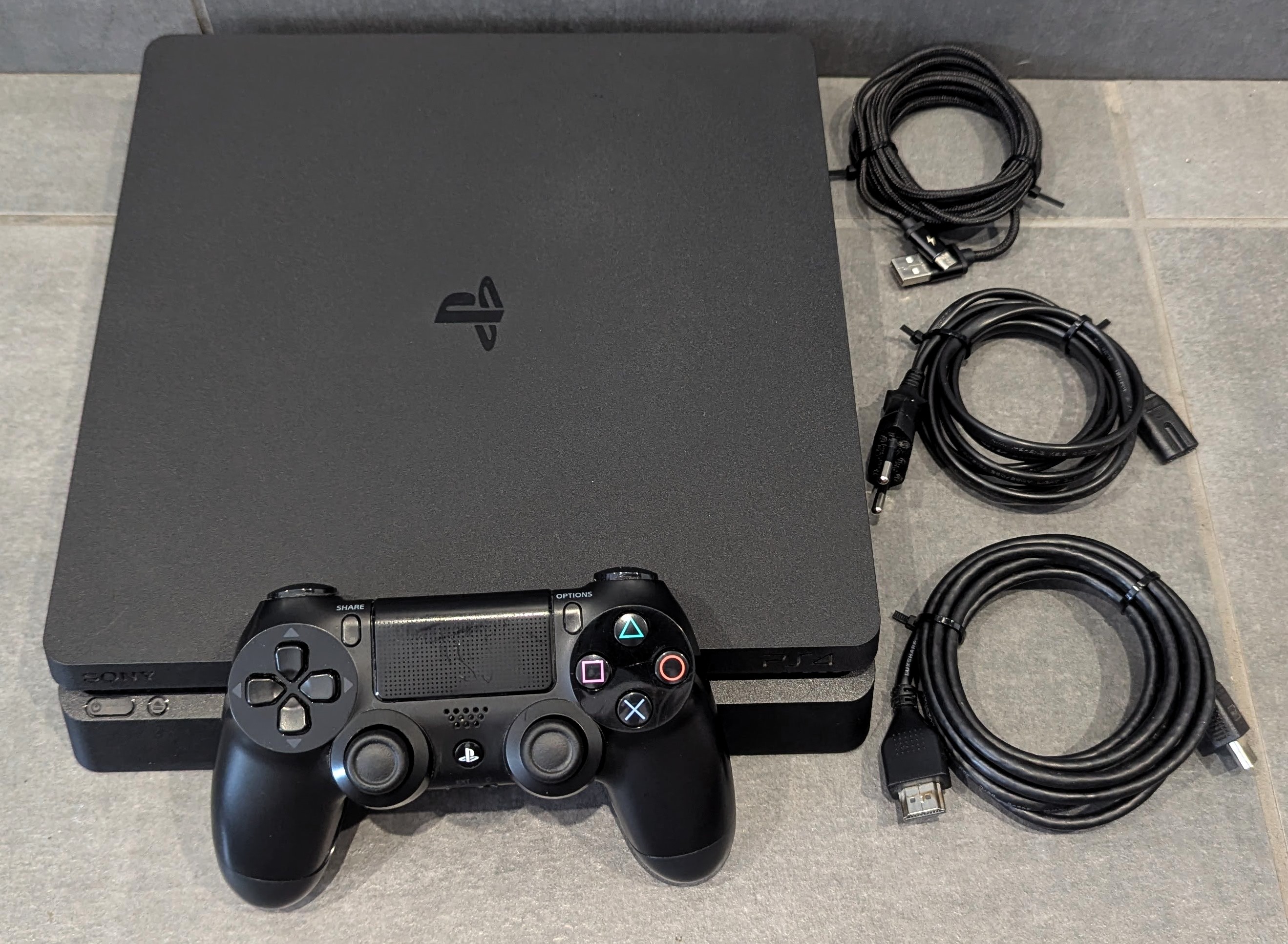 Console Sony PlayStation 4 Slim 500 Go