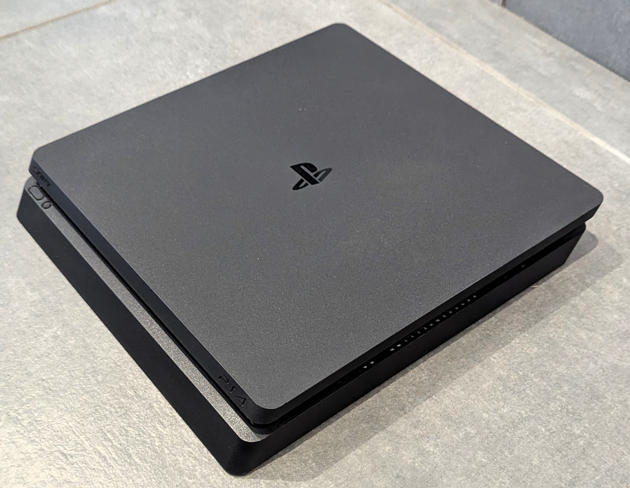 Console Sony PlayStation 4 Slim 500 Go