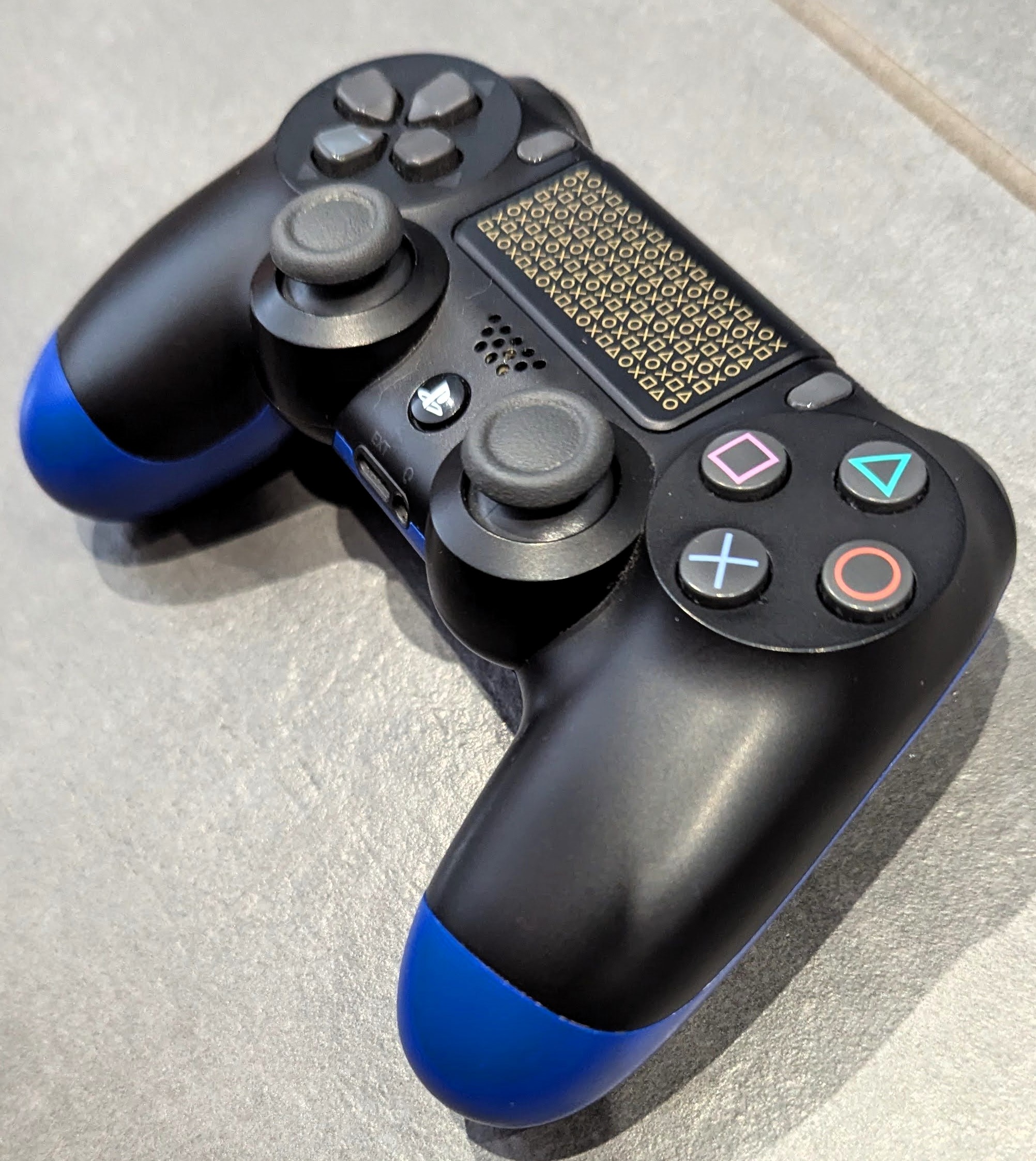 Pack Minecraft + Console Sony PlayStation 4 Slim 500 Go - Noire 