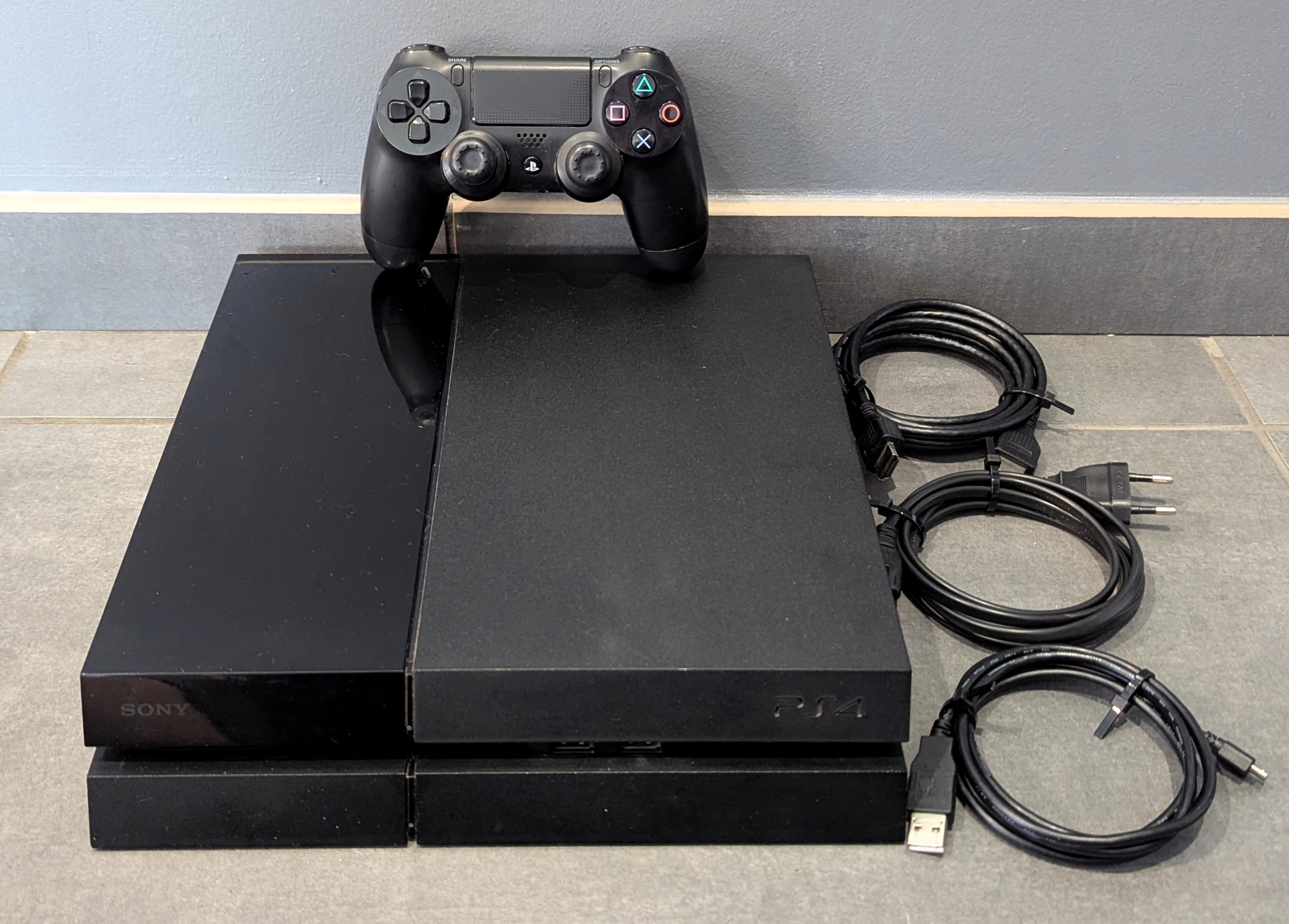 Console Sony PlayStation 4 ( PS4 ) 500 Go - Noire 