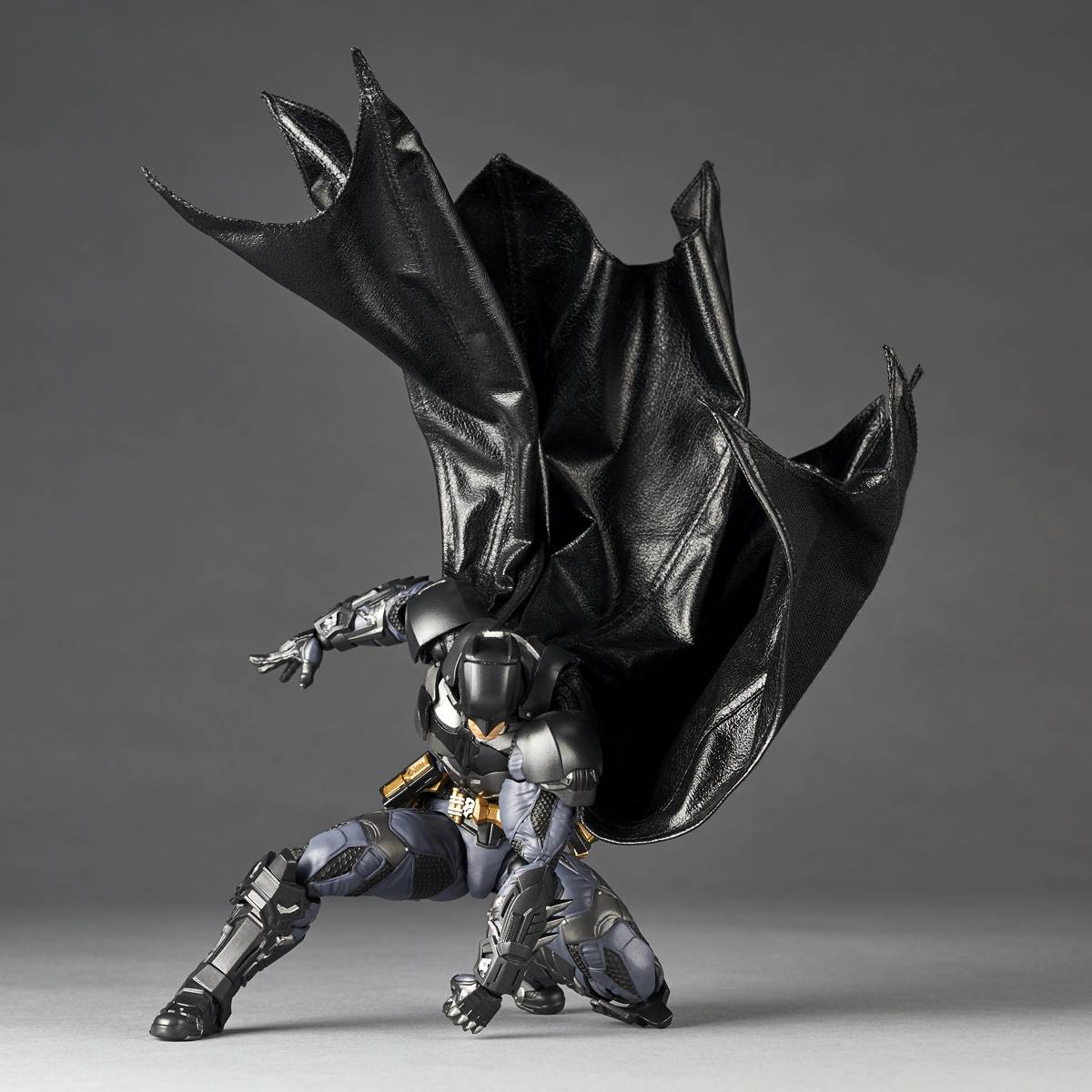 Revoltech Amazing Yamaguchi Batman (Batman: Arkham Knight Ver.) Action Figure Limited Bonus Set