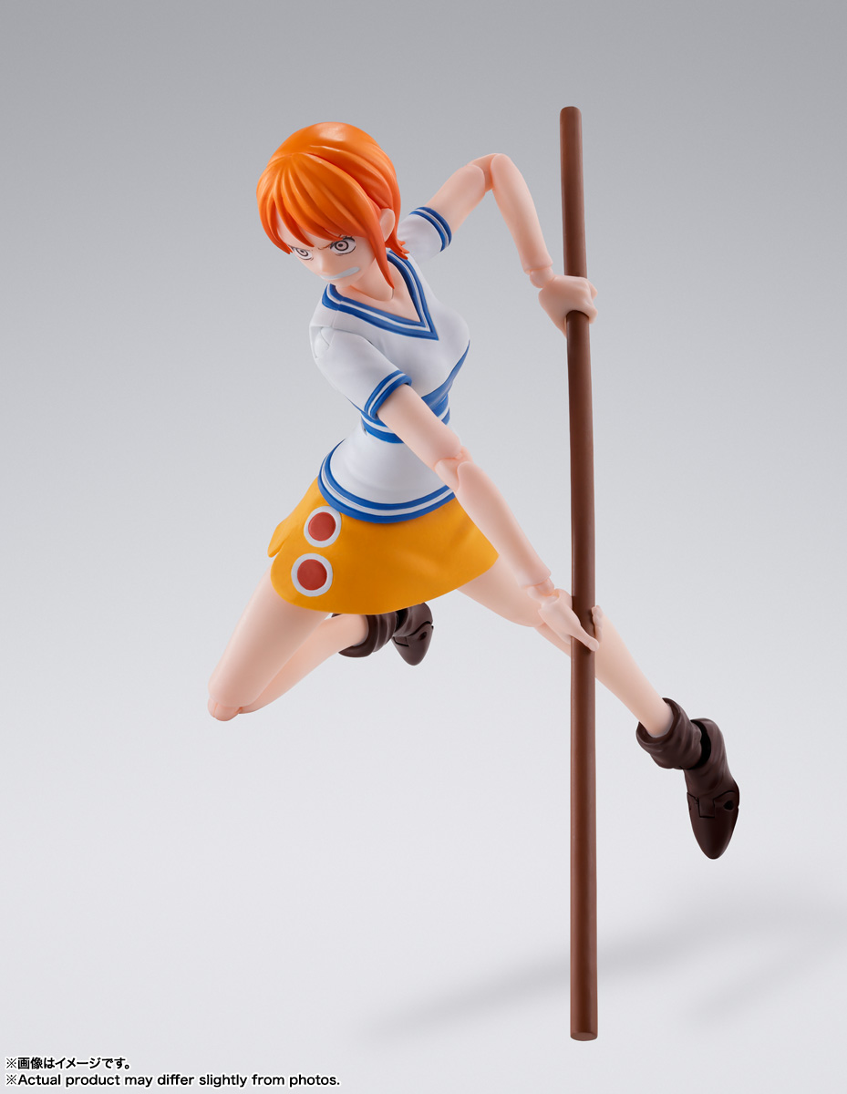 One Piece S.H.Figuarts Nami (Romance Dawn) Action Figure