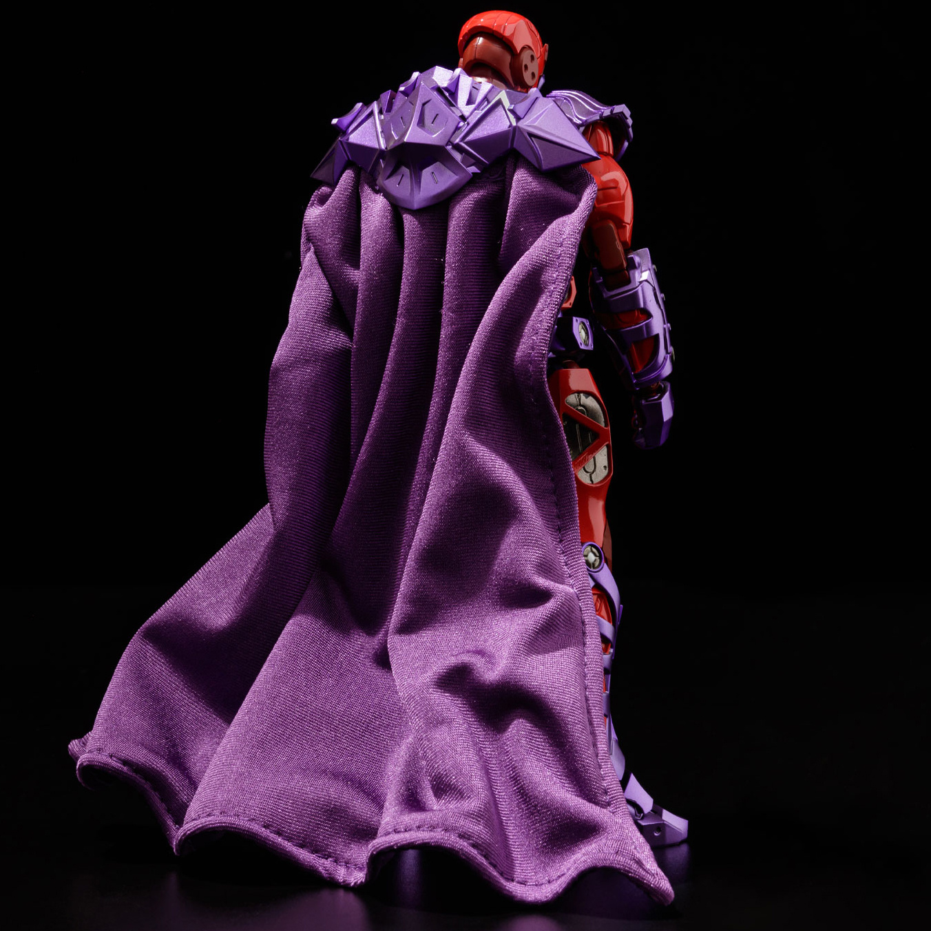 Fighting Armor Magneto X-MEN Action Figure