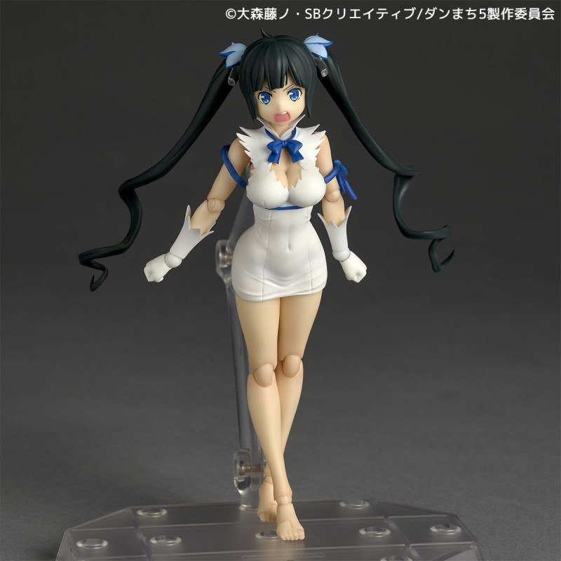 Is It Wrong to Try to Pick Up Girls in a Dungeon? Revoltech NR089 Hestia Limited Edition Action Figure