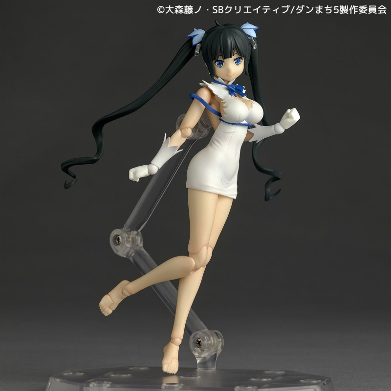 Is It Wrong to Try to Pick Up Girls in a Dungeon? Revoltech NR089 Hestia Limited Edition Action Figure