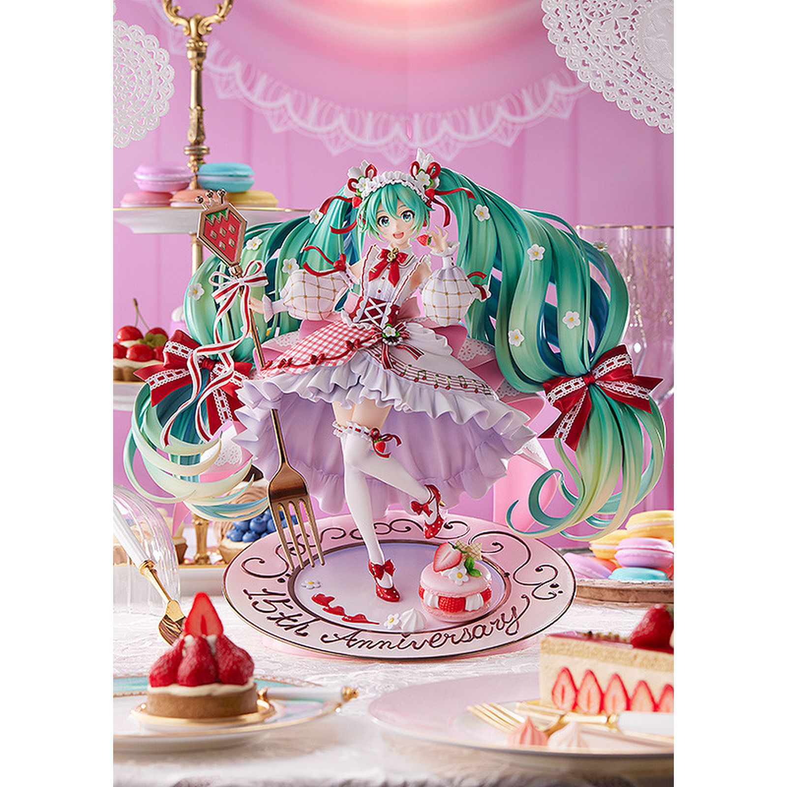 Vocaloid Hatsune Miku Strawberry Motif (15th Anniversary Ver.) 1/7 Scale Figure (Reissue)