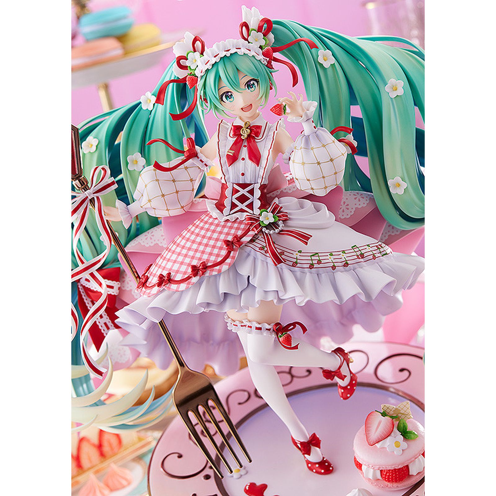 Vocaloid Hatsune Miku Strawberry Motif (15th Anniversary Ver.) 1/7 Scale Figure (Reissue)