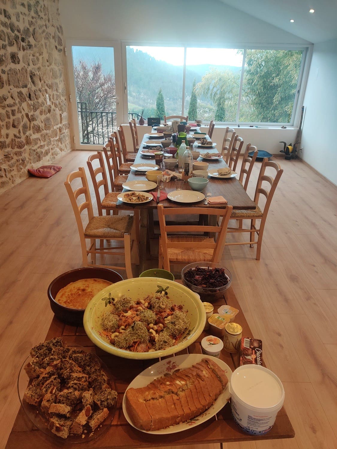 Kinitro, Ardèche, France - Embrace Life/ Par personne