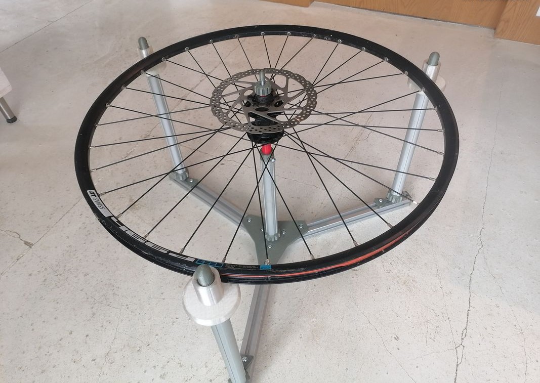 Banc de rayonnage roues velo