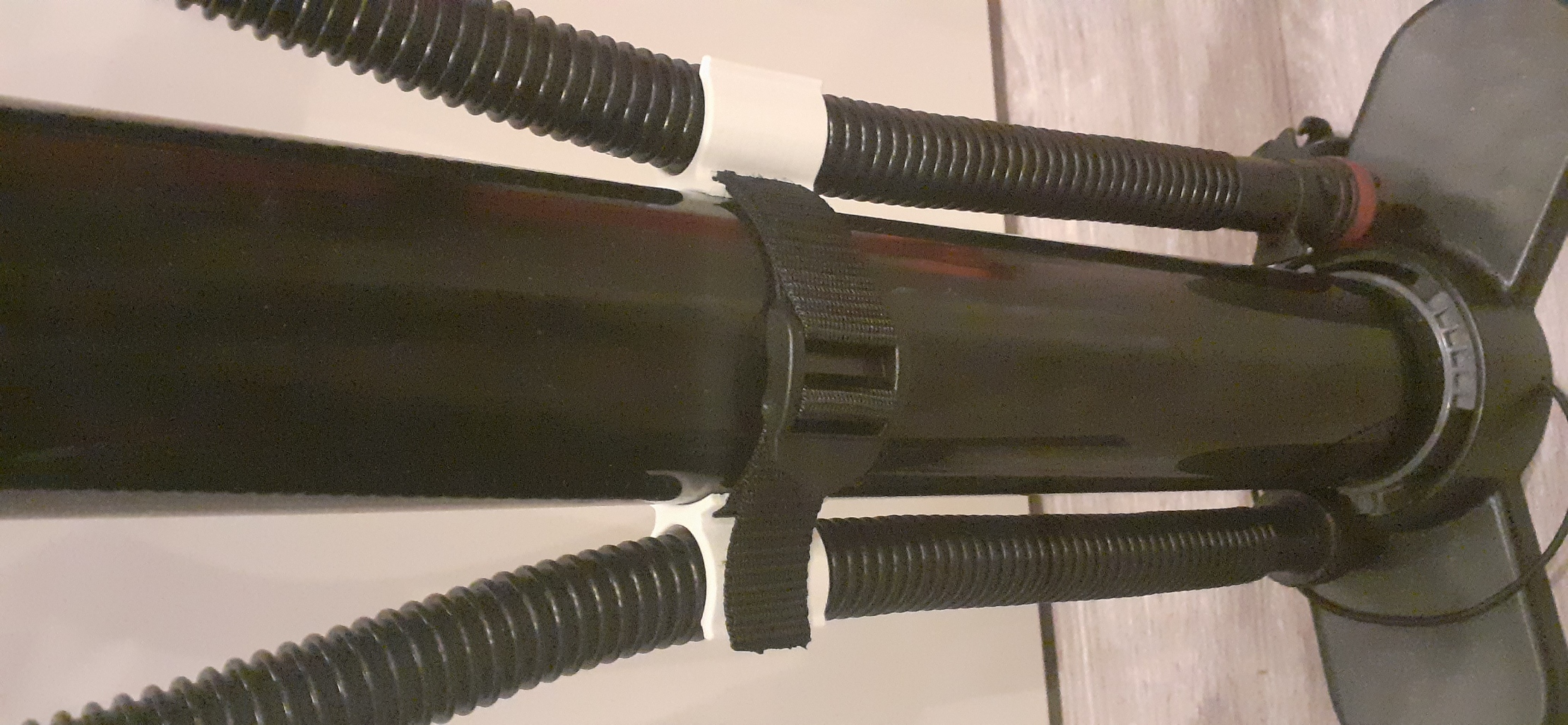 Support universel pour tuyau de pompe kite/wing/Paddle