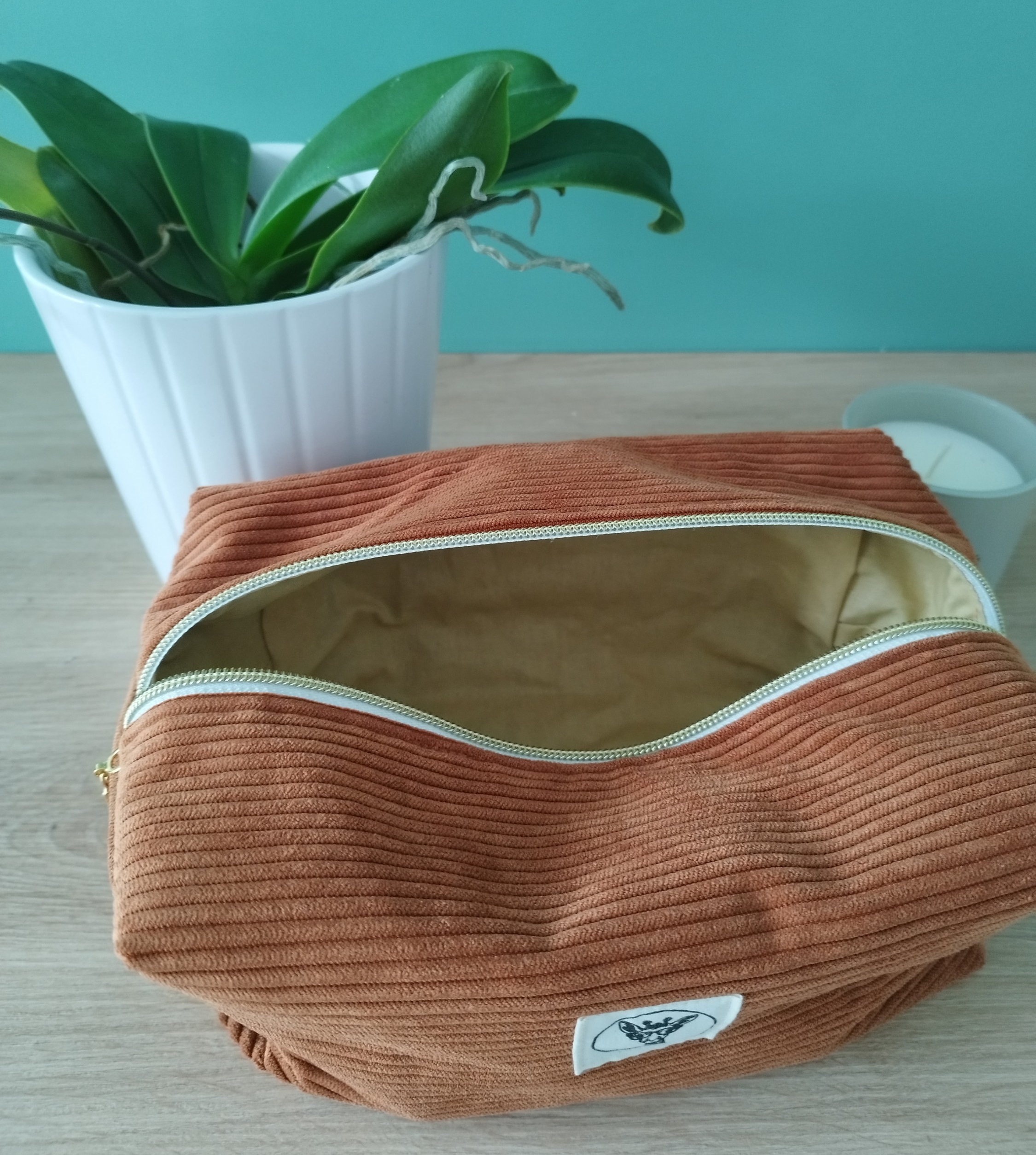 Trousse de toilette COSMIQ en velours marron