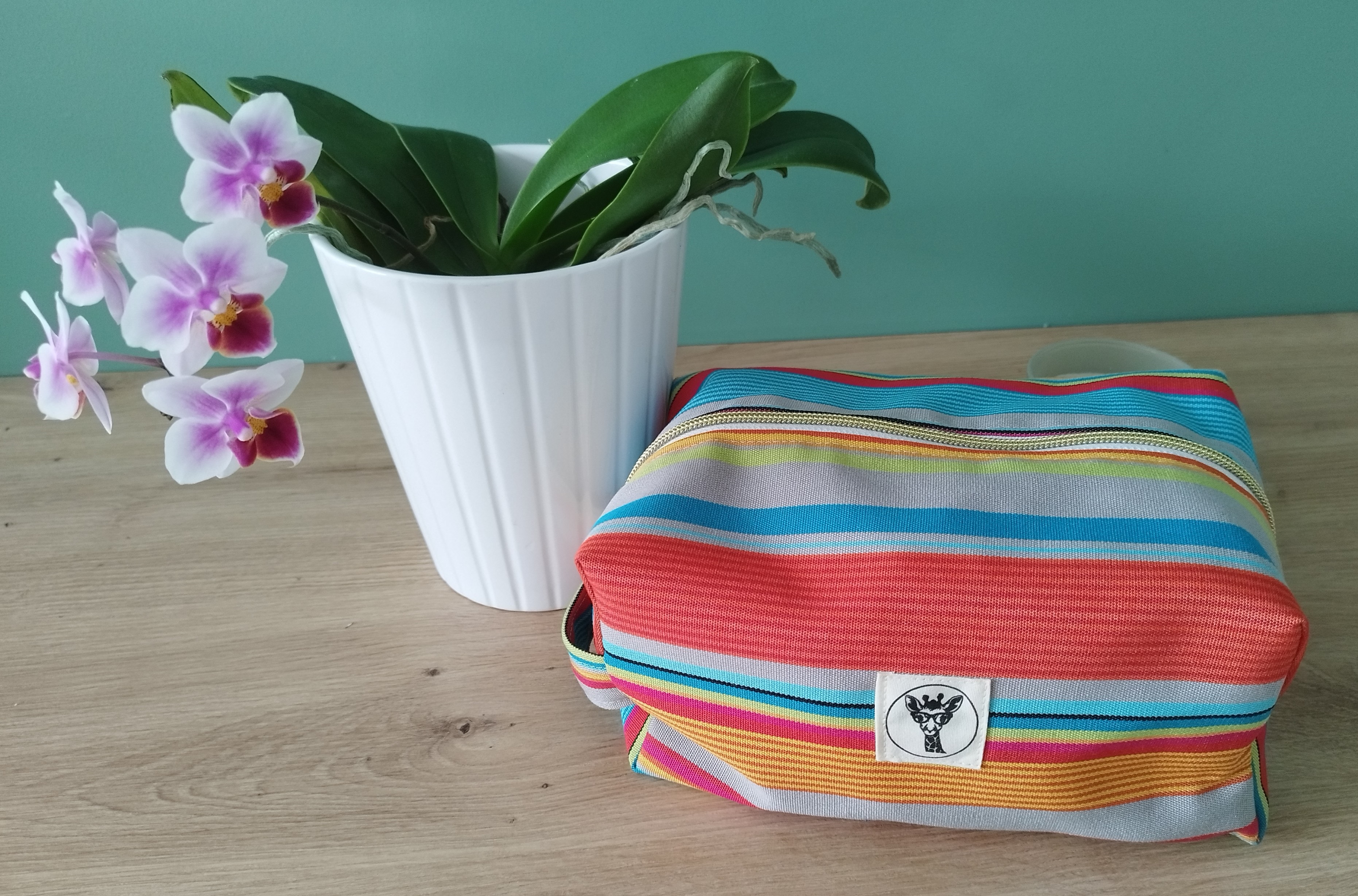 Trousse de toilette COSMIQ en tissu multicolore