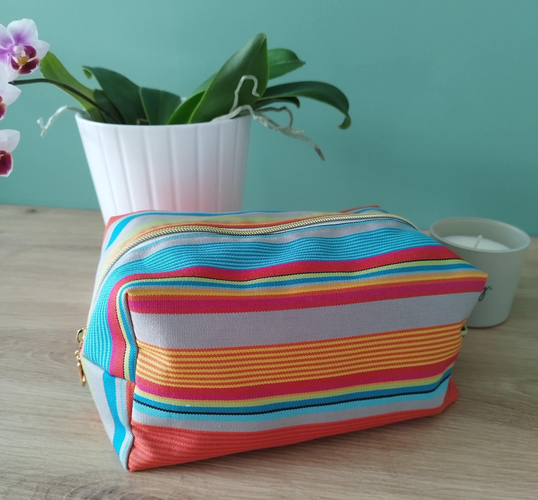 Trousse de toilette COSMIQ en tissu multicolore
