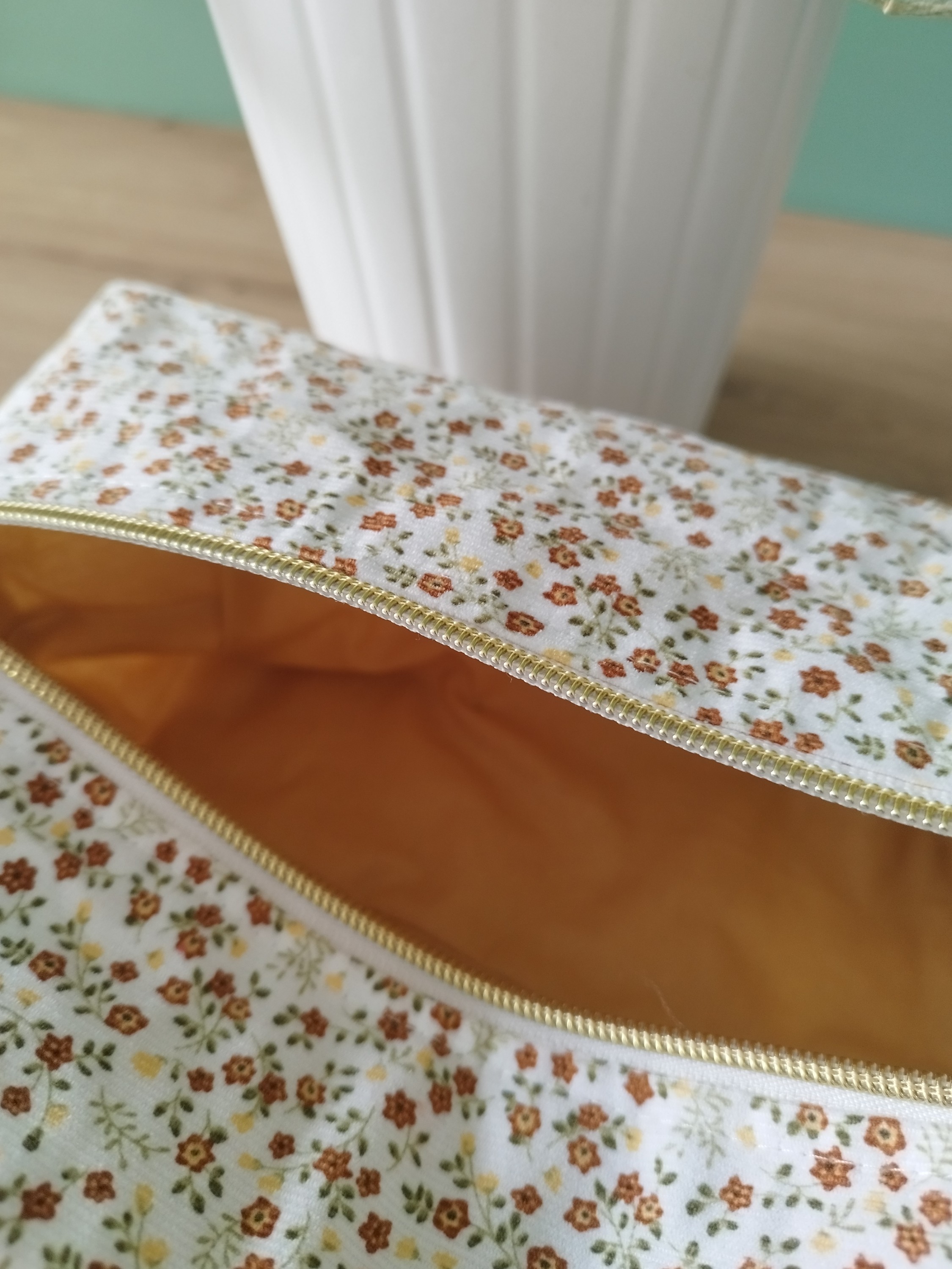 Trousse de toilette COSMIQ en velours liberty