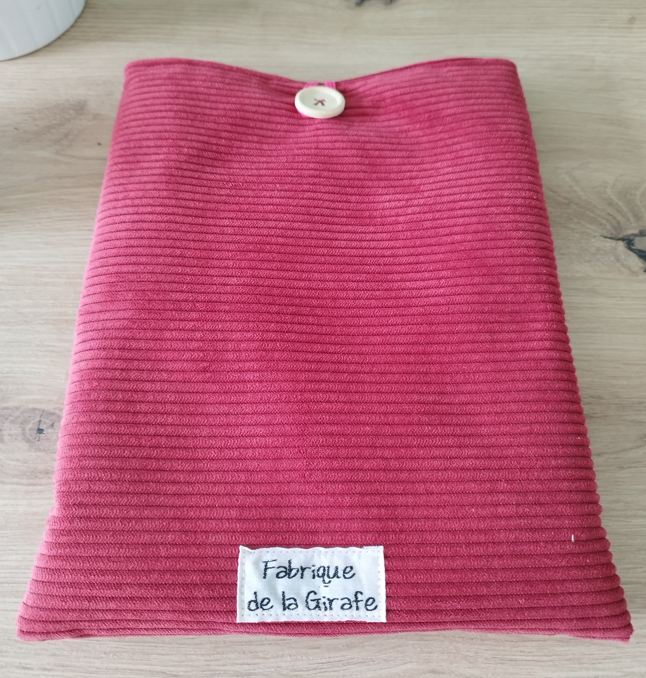 Housse tablette ou livré broché ASTRA en velours rose framboise intérieur noir