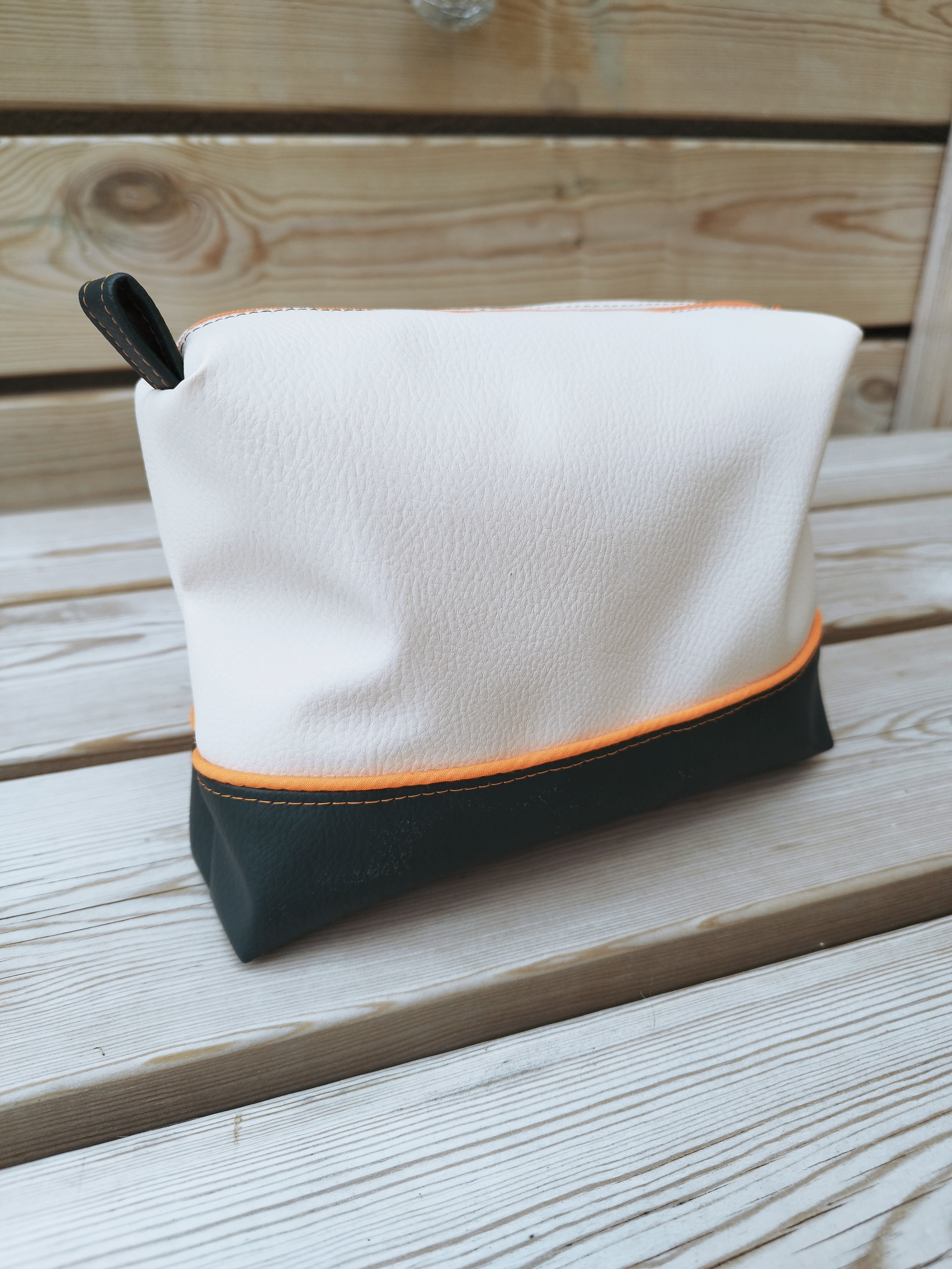 Trousse en simili cuir ONYX coloris beige et vert