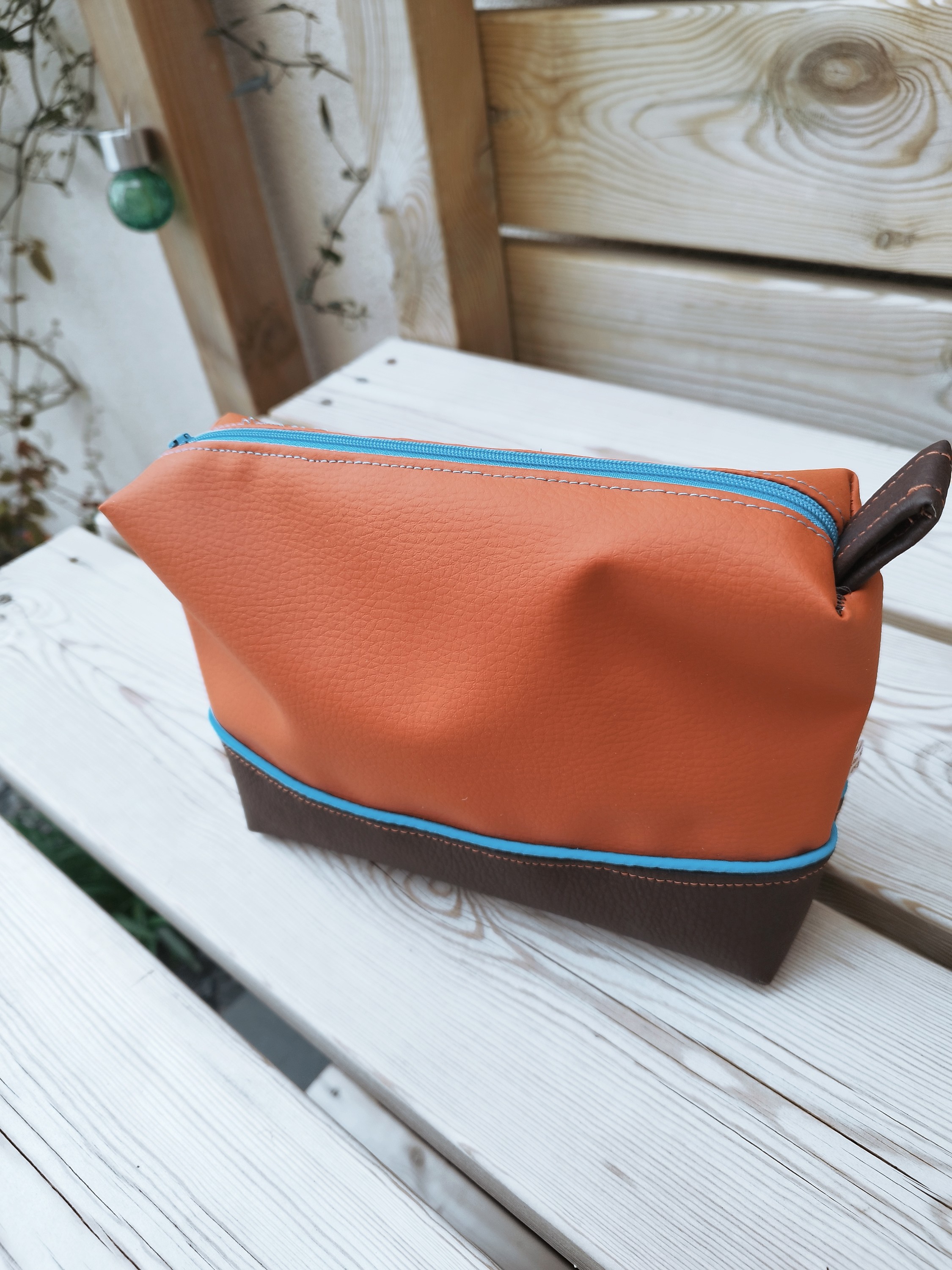Trousse en simili cuir ONYX coloris orange et marron