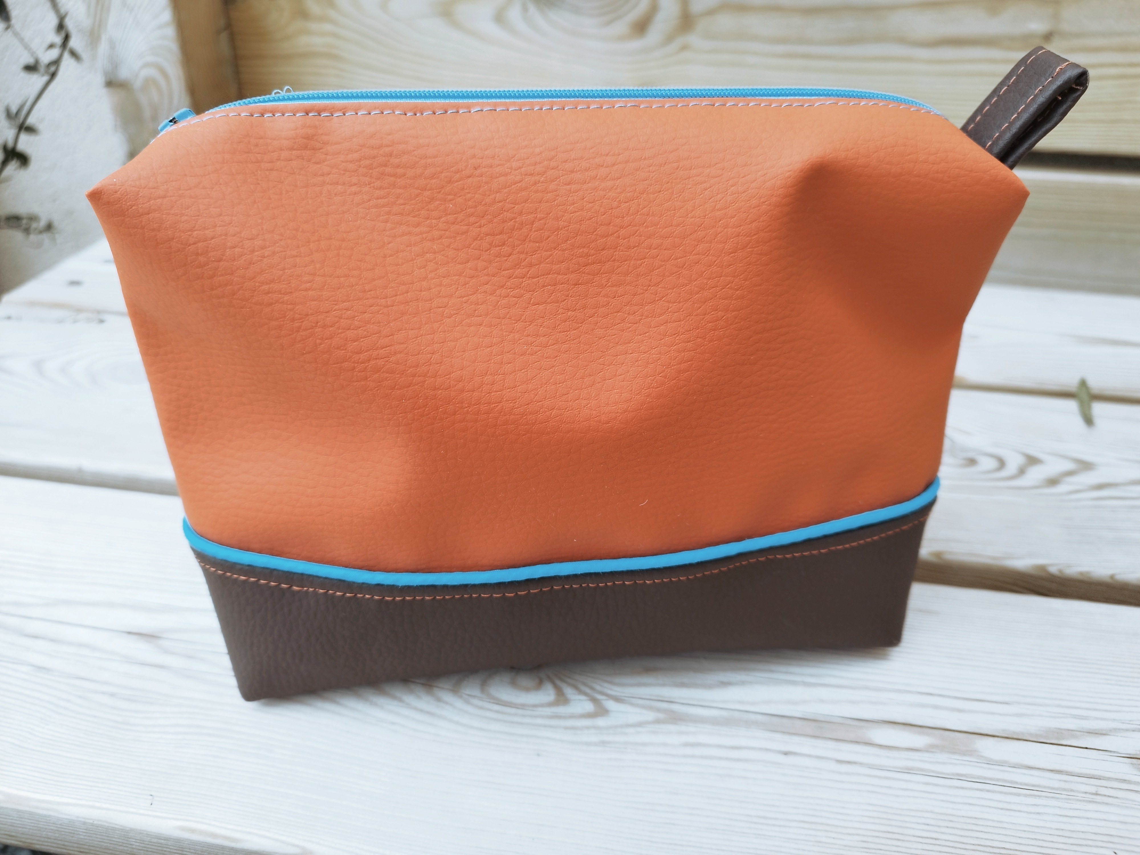 Trousse en simili cuir ONYX coloris orange et marron