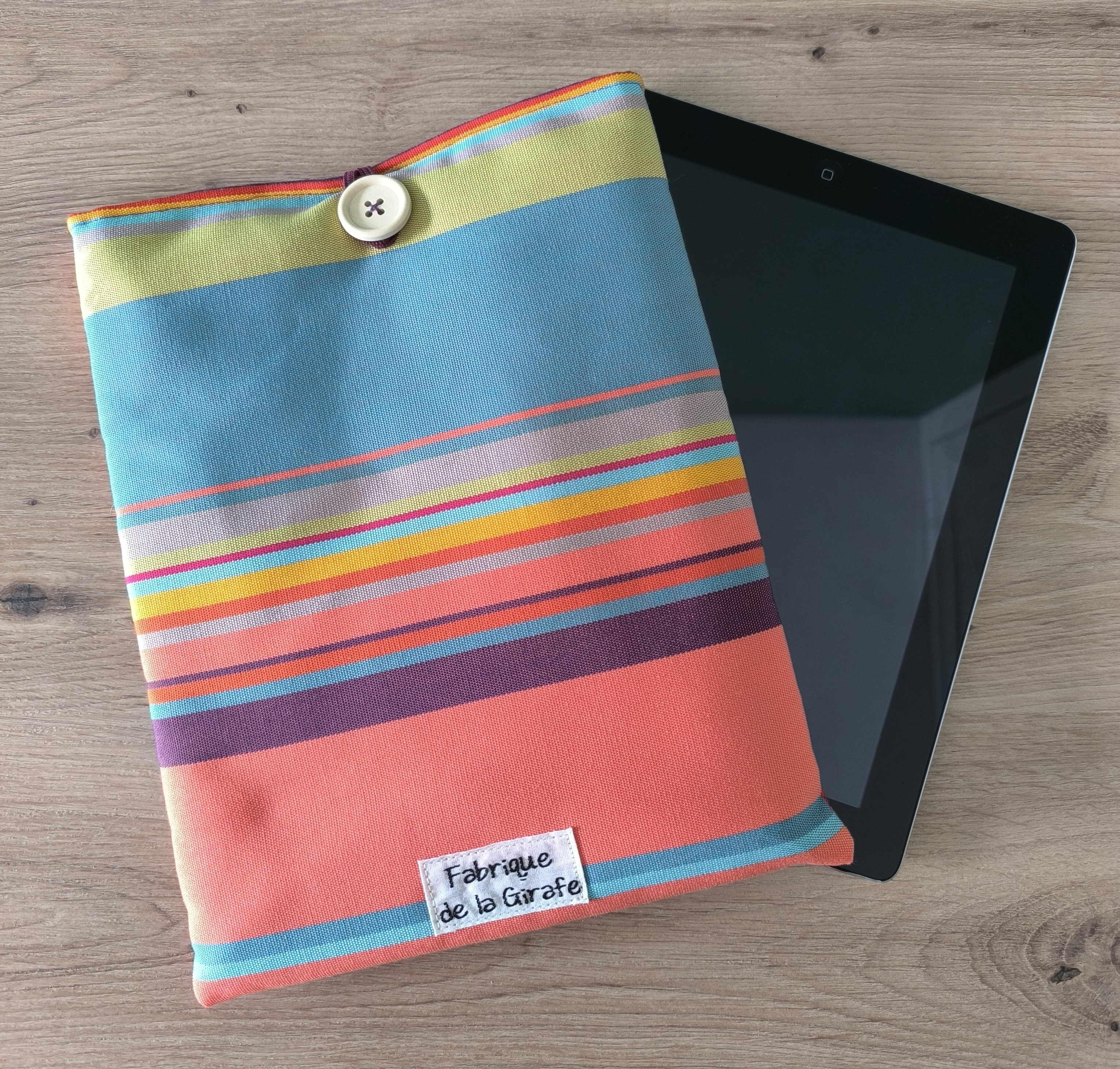 Housse tablette ou livré broché ASTRA en tissu multicolore