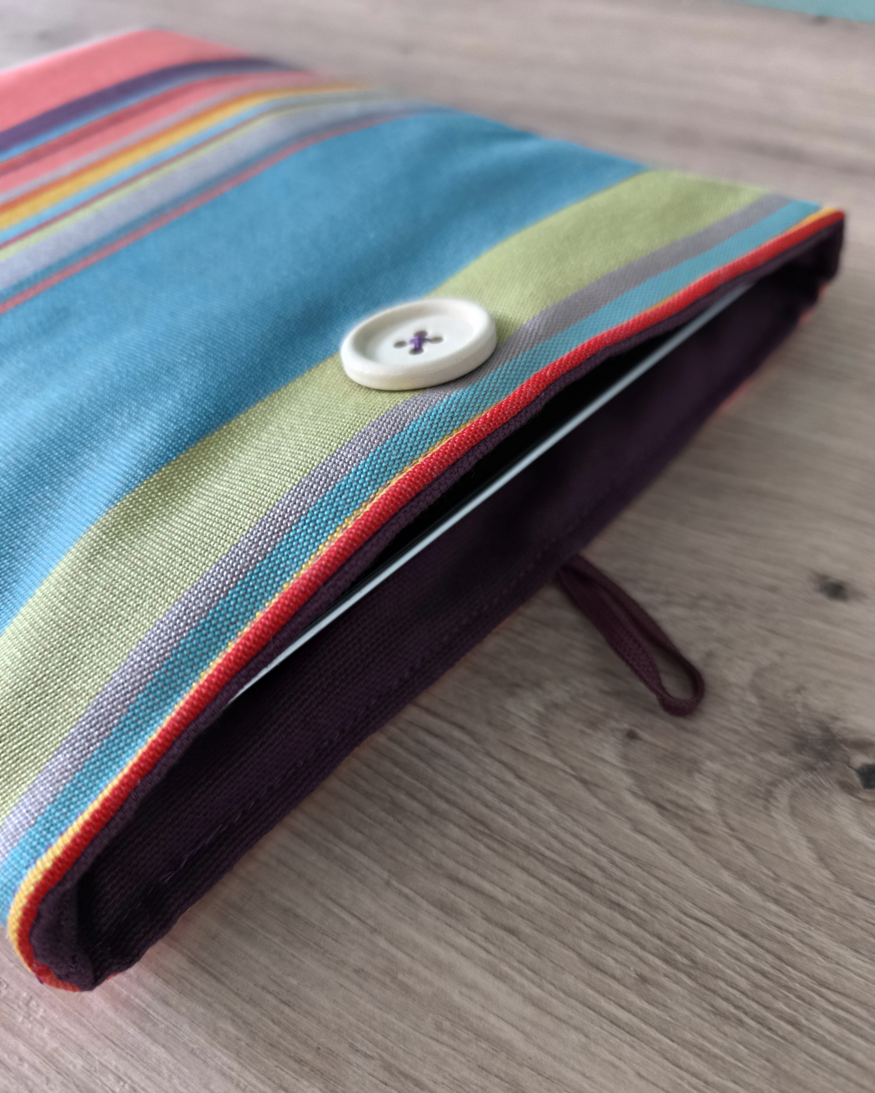 Housse tablette ou livré broché ASTRA en tissu multicolore