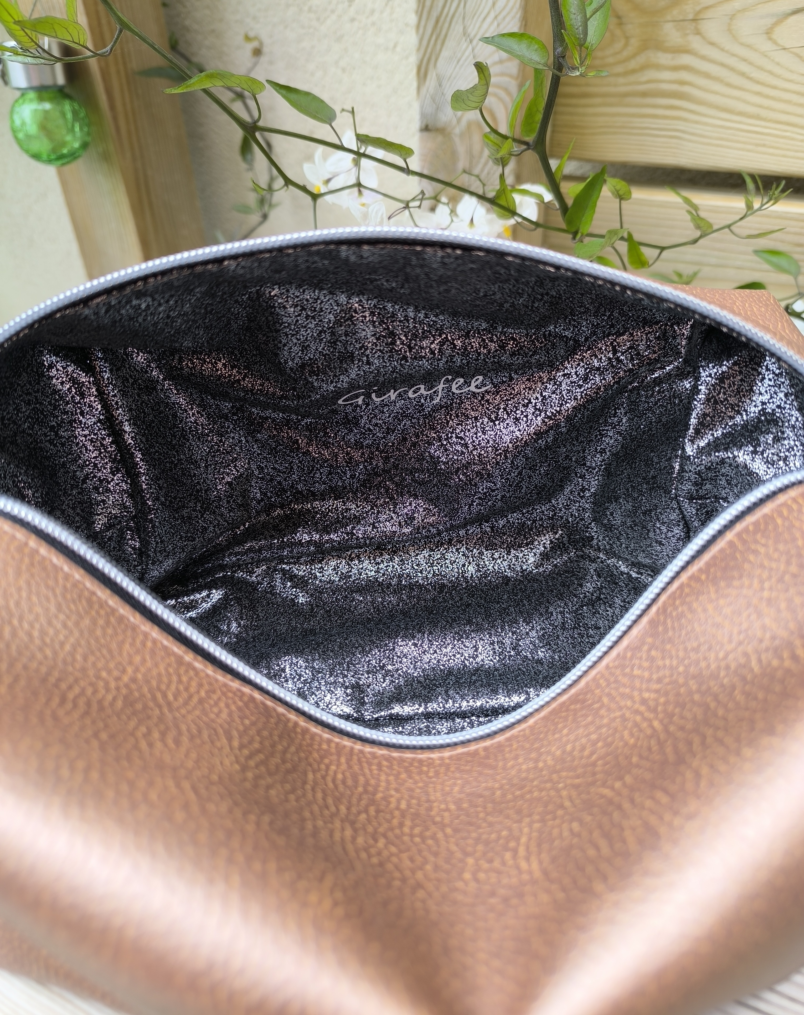 Trousse de toilette COSMIQ en simili cuir saumon nacré