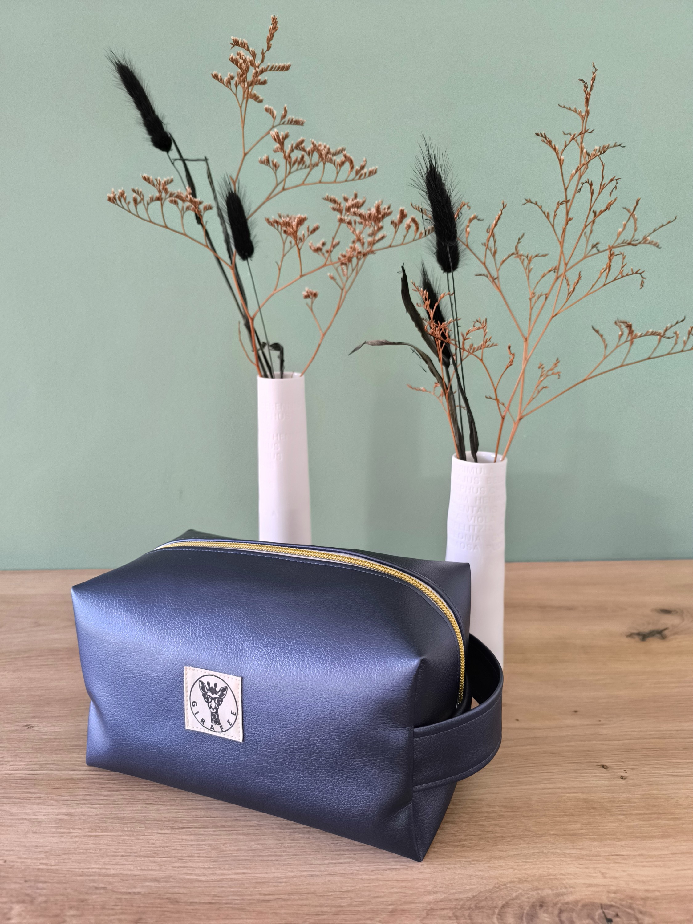 Trousse de toilette COSMIQ en simili cuir bleu nacré