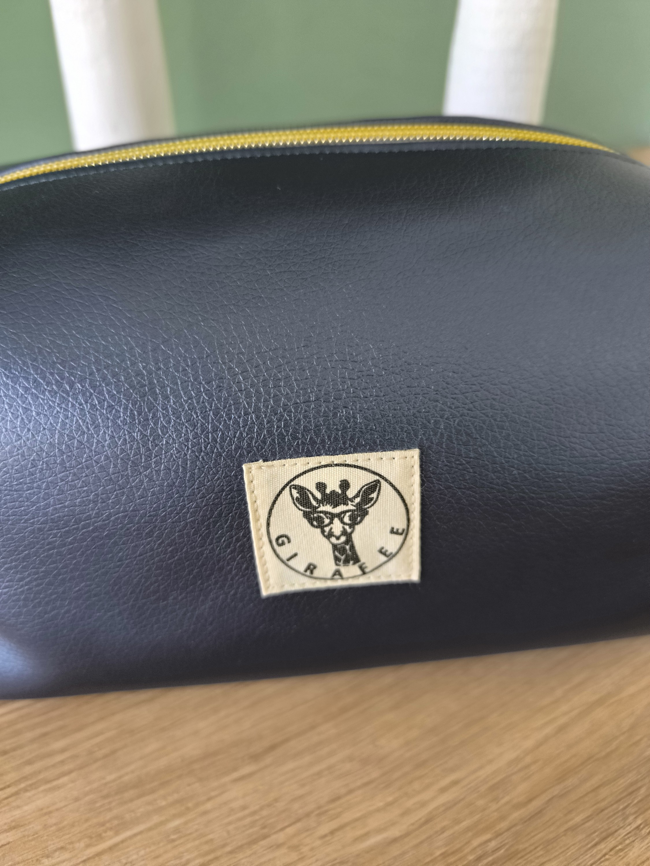 Trousse de toilette COSMIQ en simili cuir bleu nacré