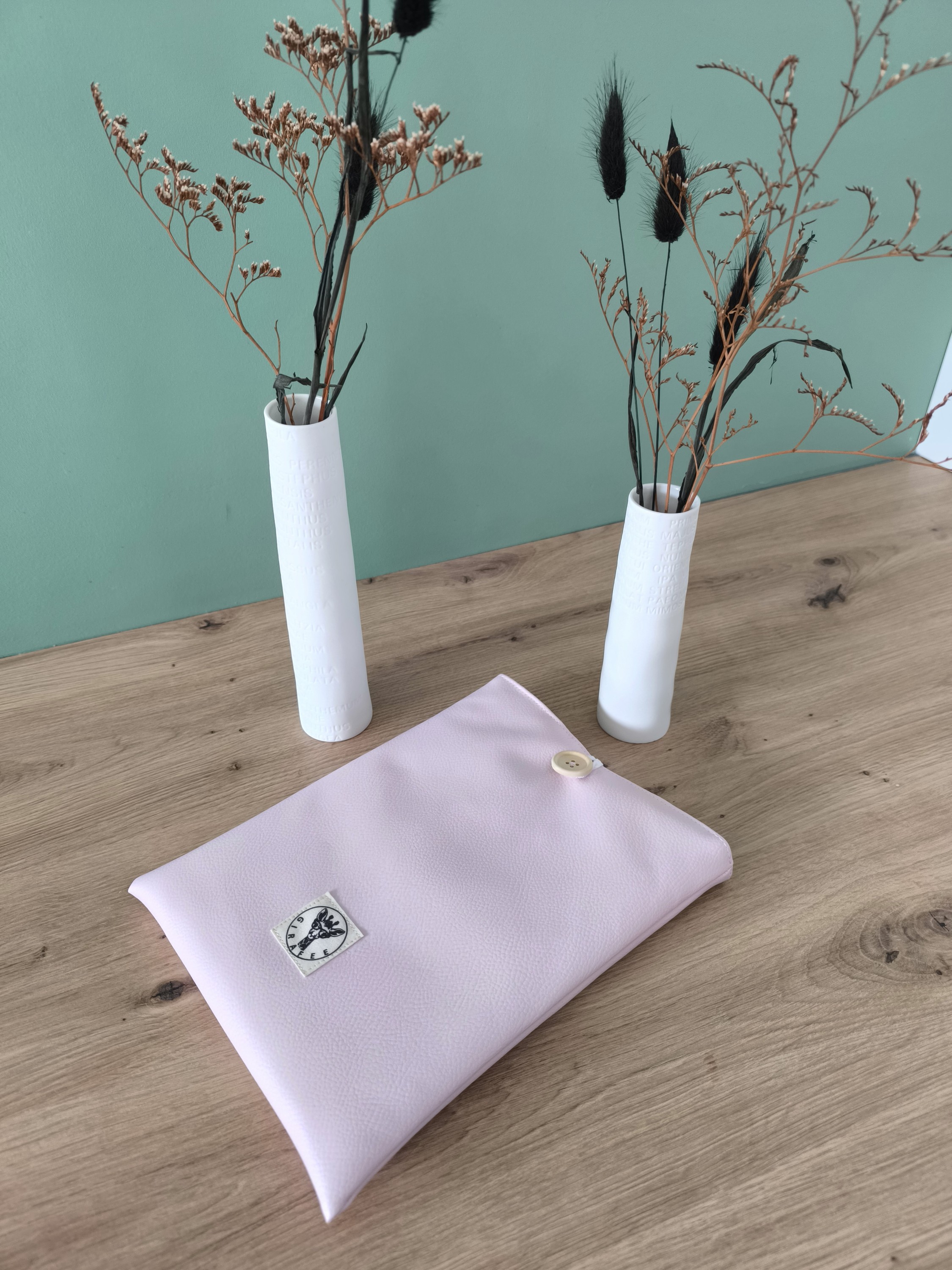 Housse tablette ou livré broché ASTRA en simili cuir rose pâle