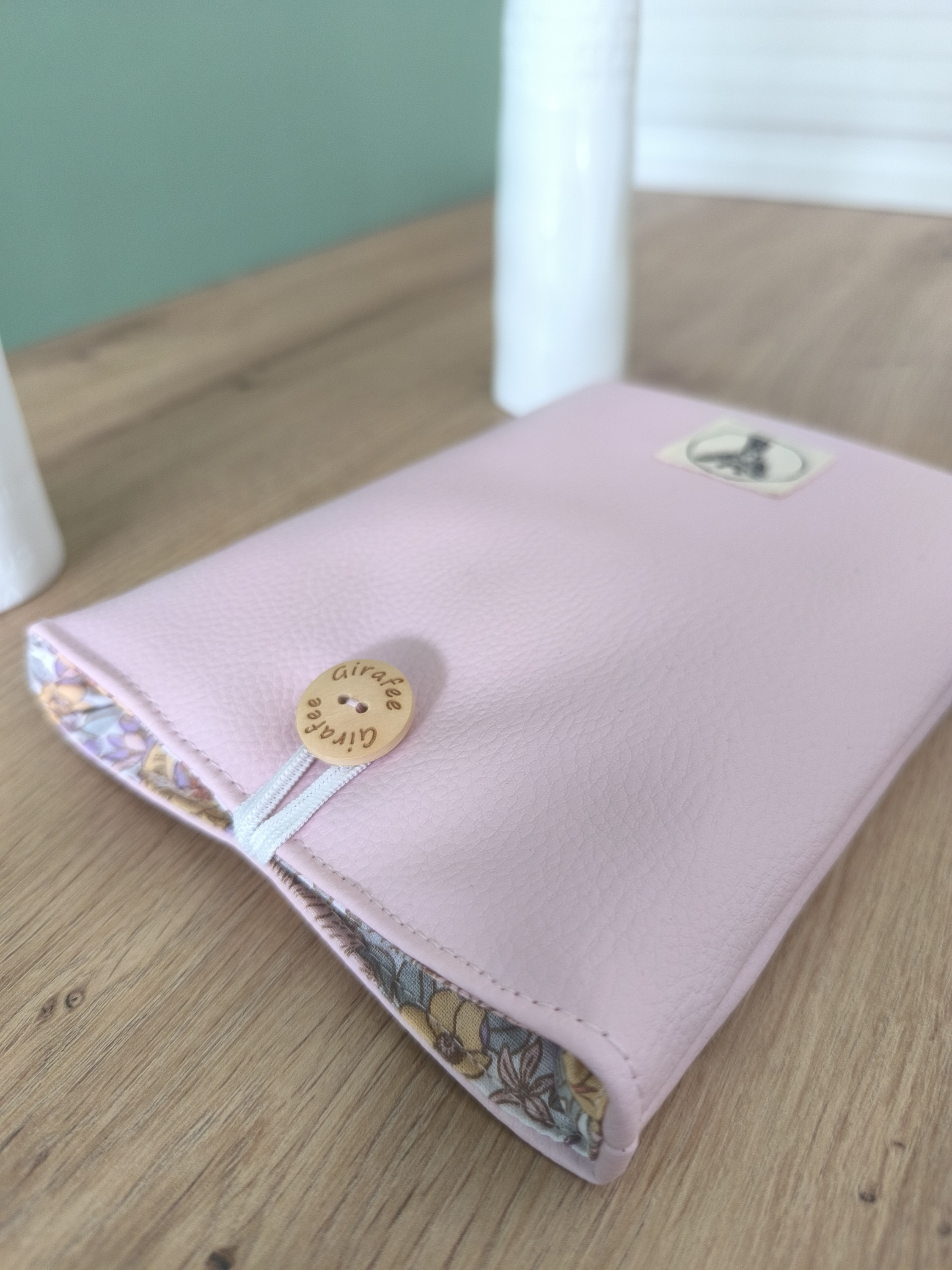 Housse liseuse ou livre de poche ECHO en simili cuir rose pâle