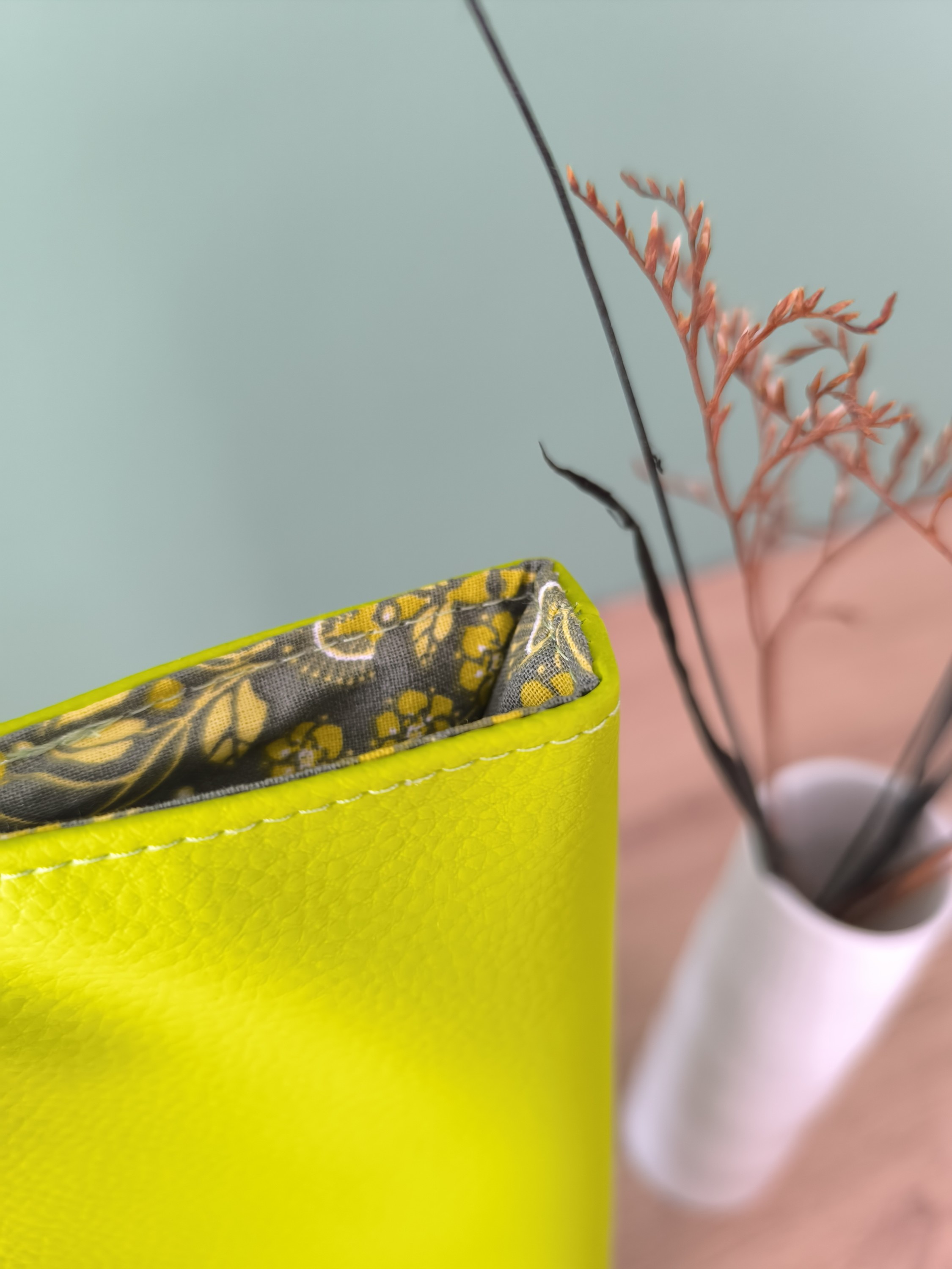 Housse tablette ou livré broché ASTRA en simili cuir vert anis