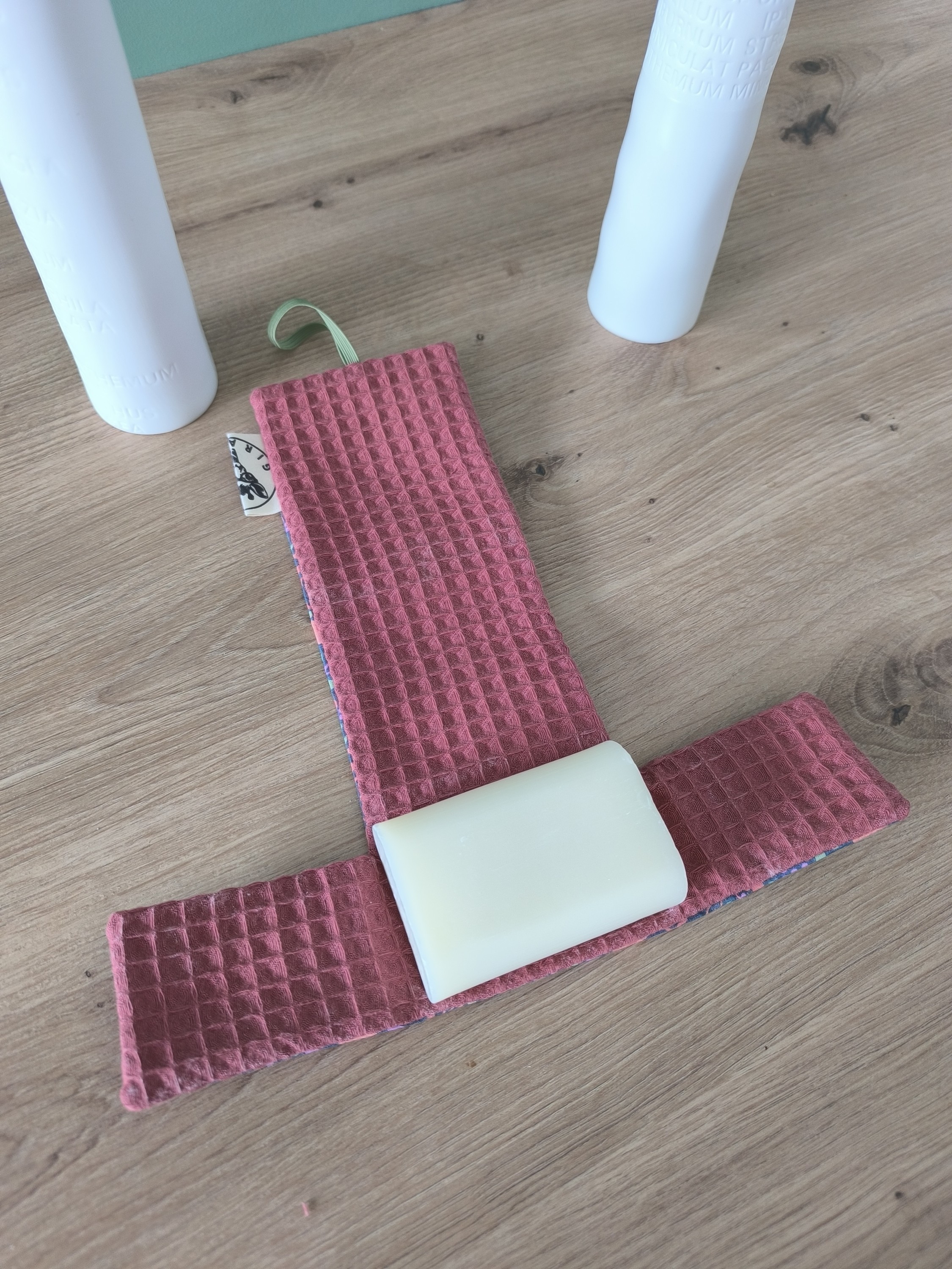 Etui savon COMET gris motif fleurs