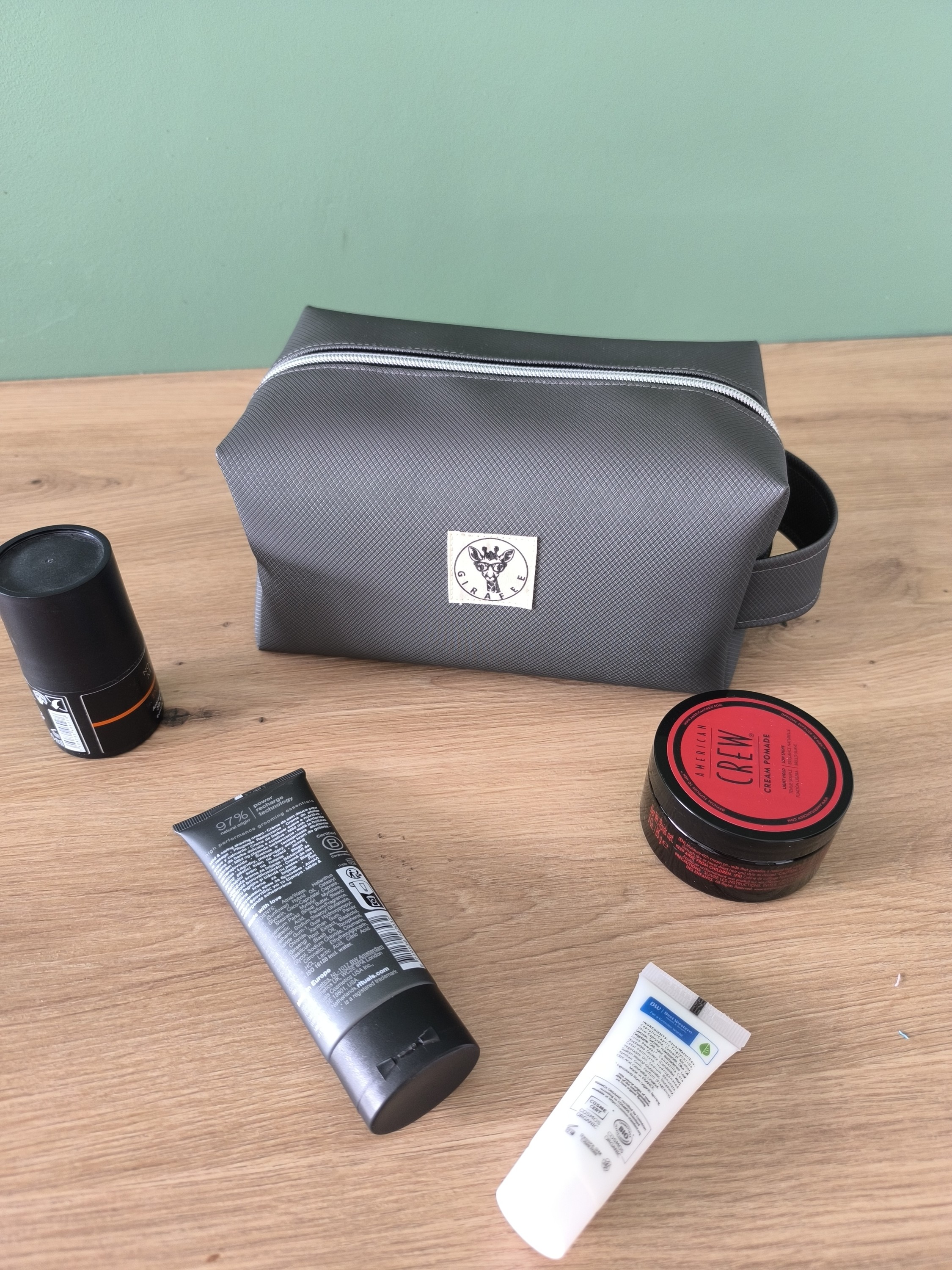 Trousse de toilette COSMIQ en simili cuir gris anthracite