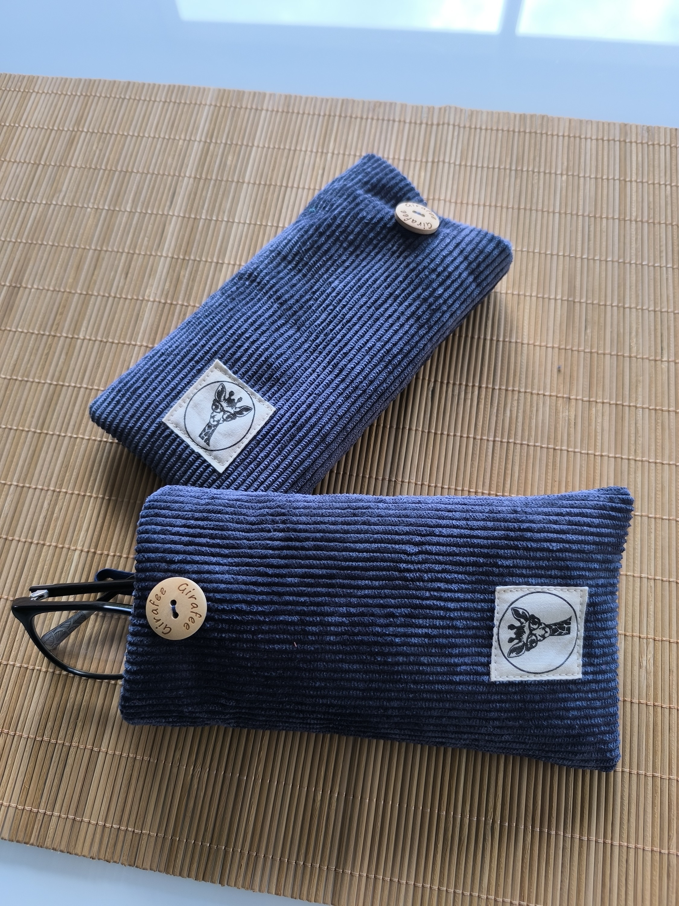 Etui à lunettes PLUTON en velours bleu ardoise