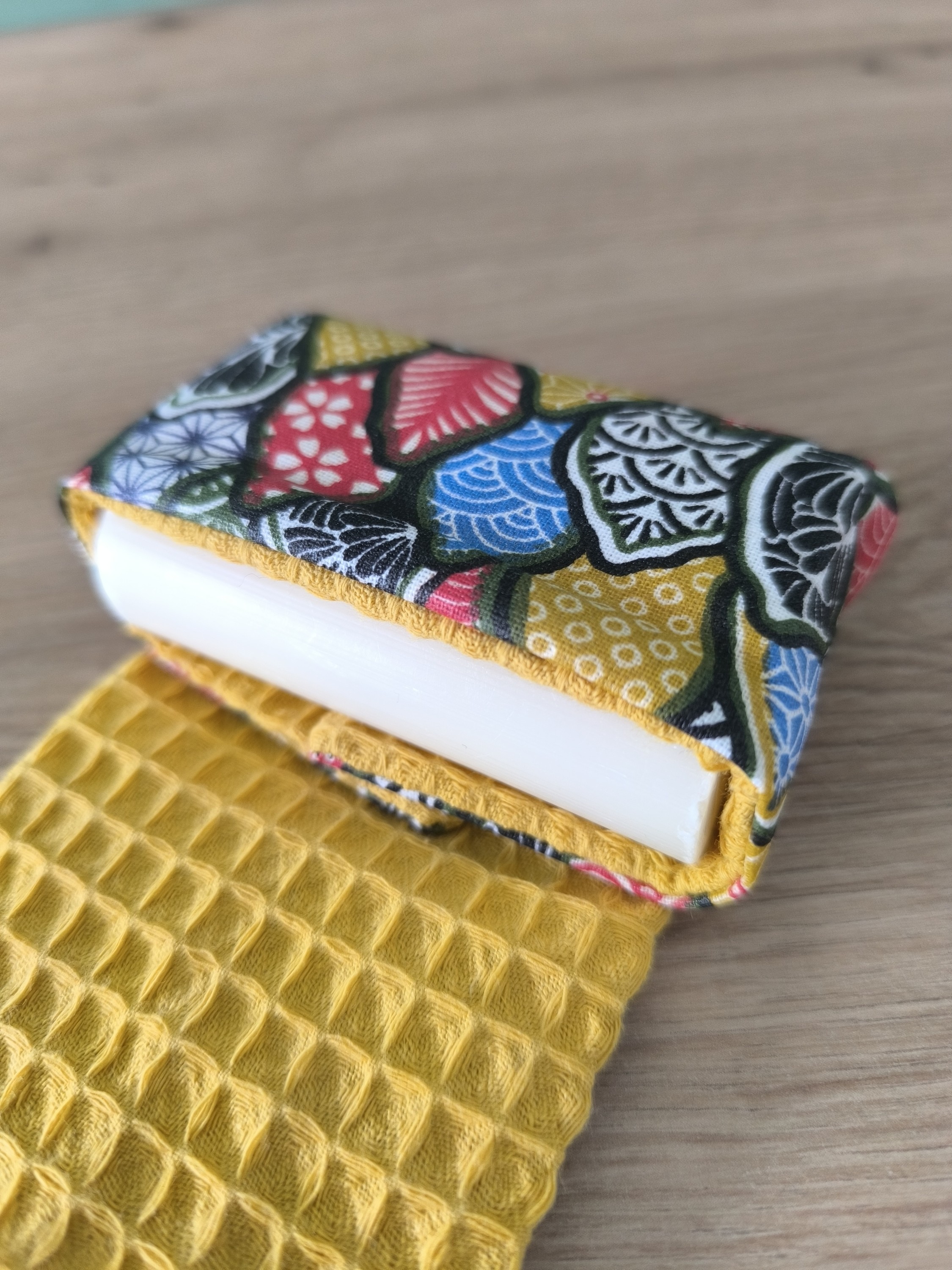 Etui savon COMET graphique multicolore