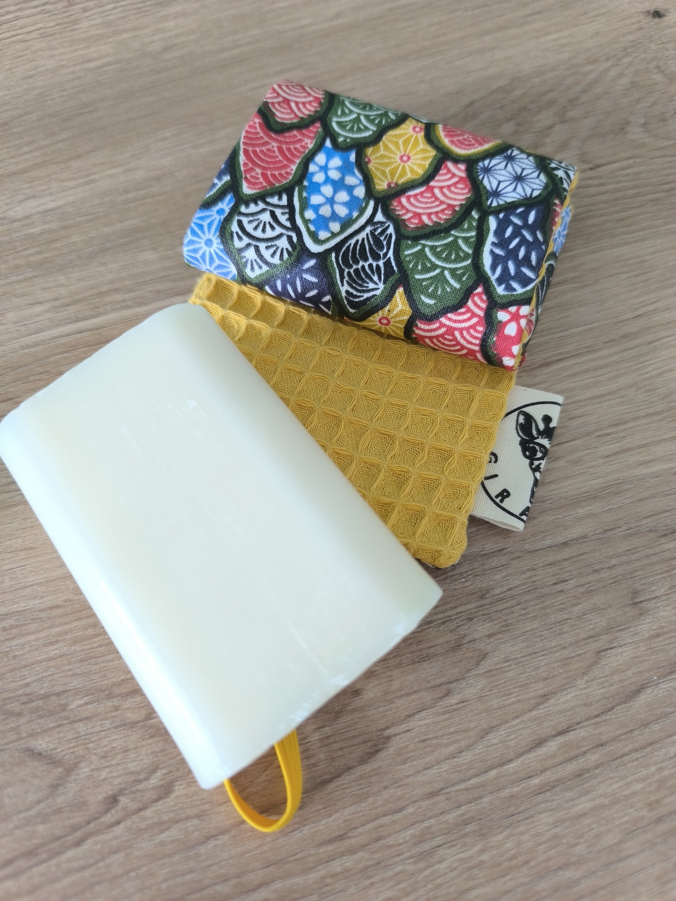 Etui savon COMET graphique multicolore