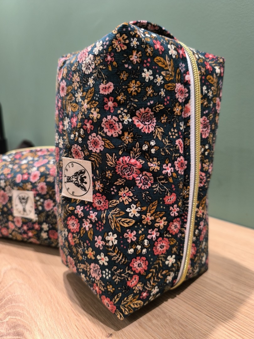 Trousse de toilette COSMIQ en velours milleraies Liberty canard