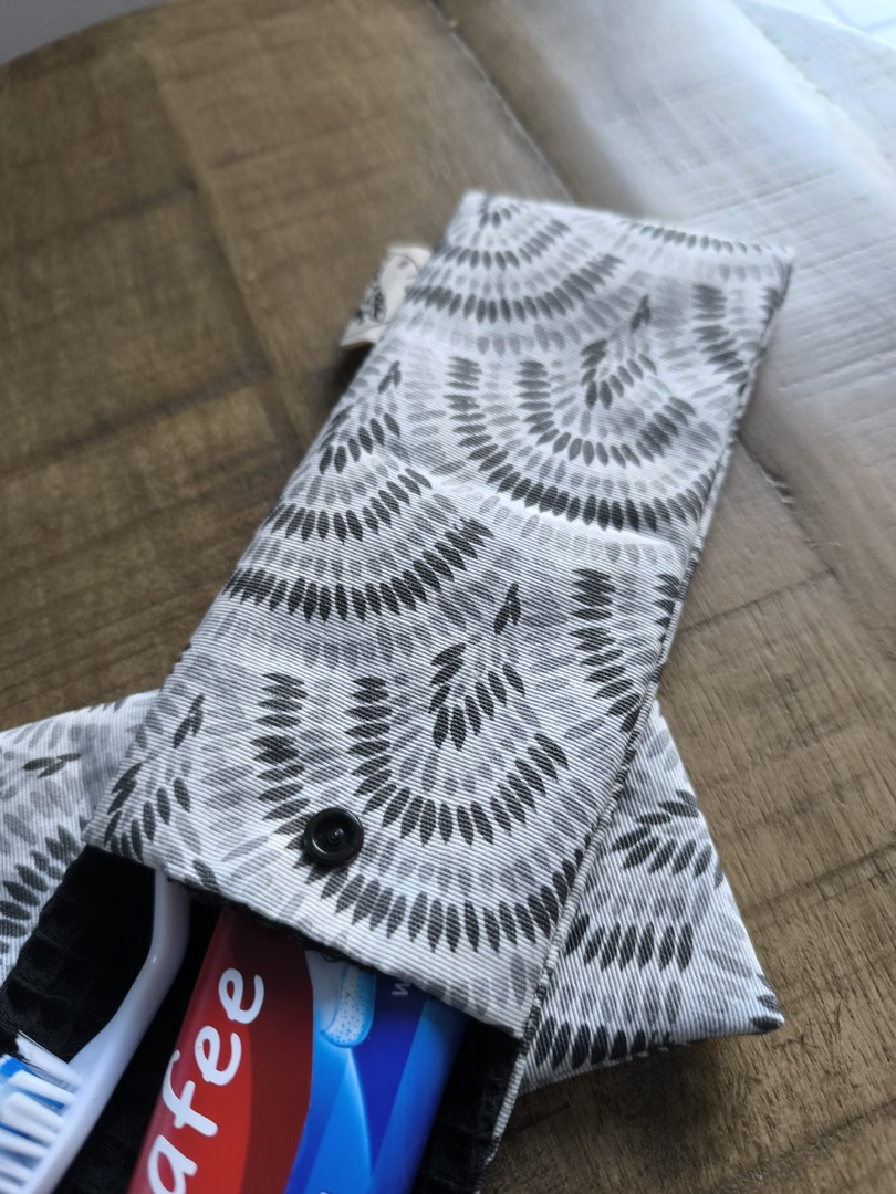 Pochette brosse à dents NEPTUNE éventails gris